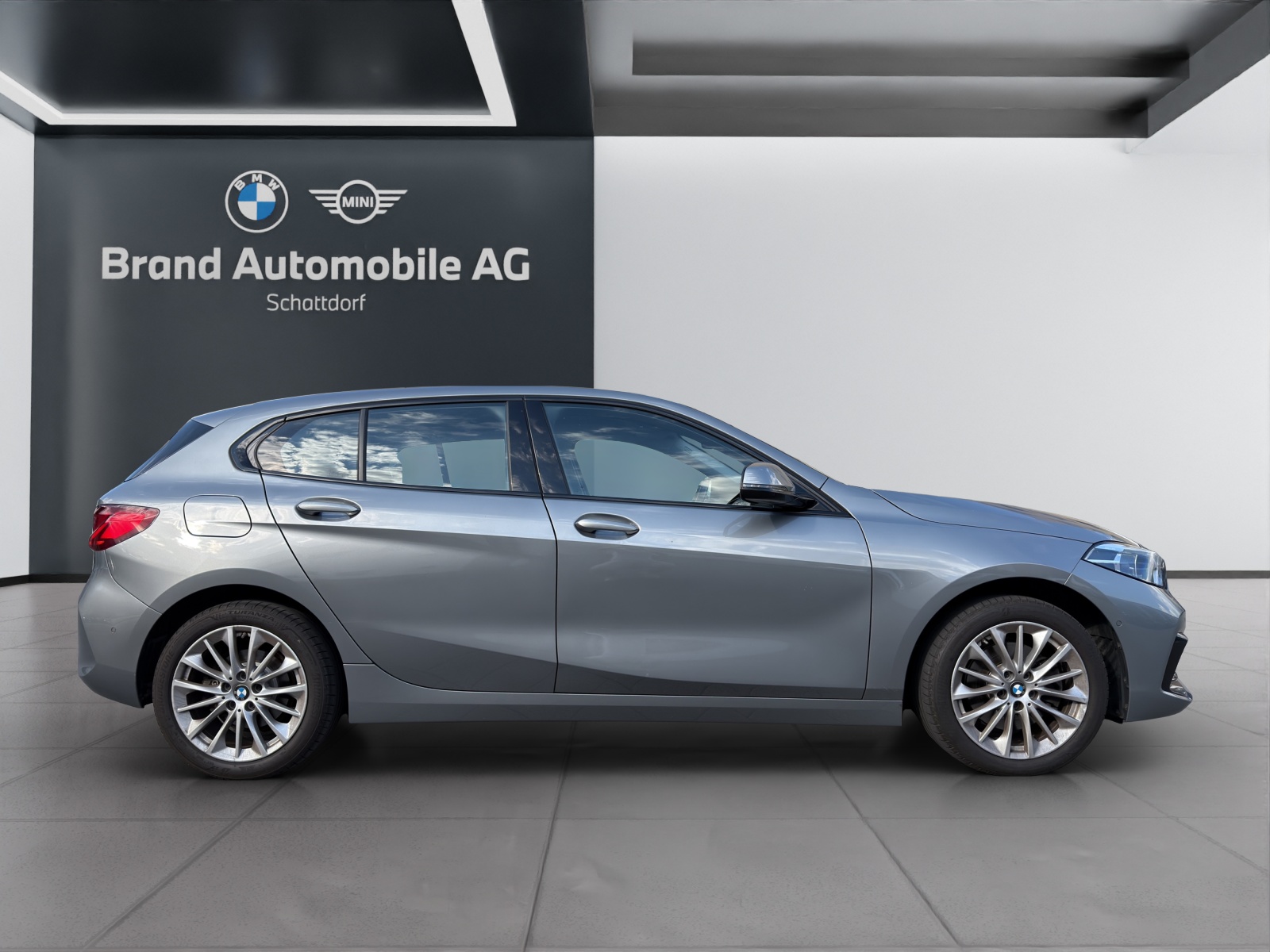 BMW 118i Sport Line-image-5