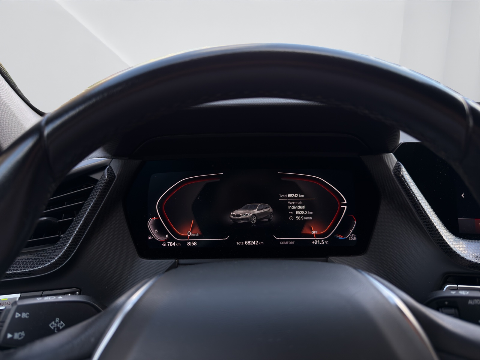 BMW 118i Sport Line-image-18