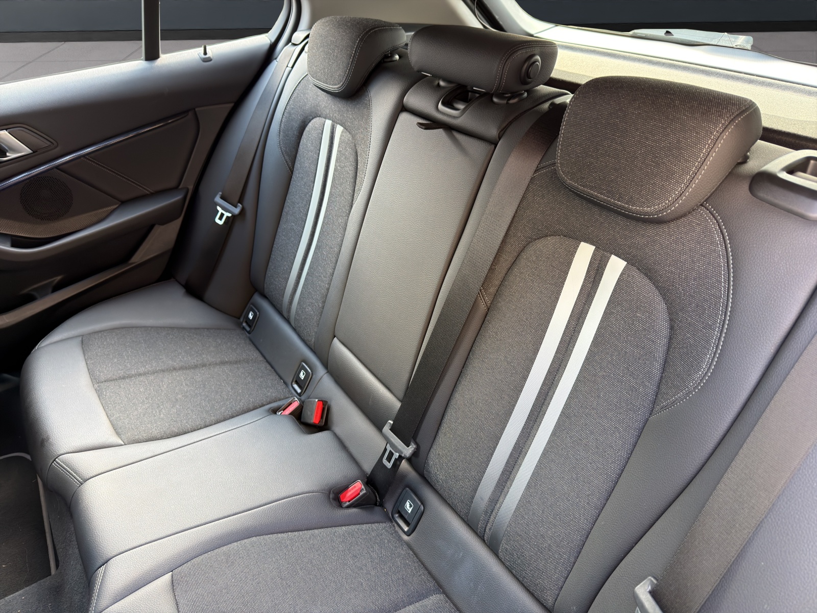 BMW 118i Sport Line-image-11