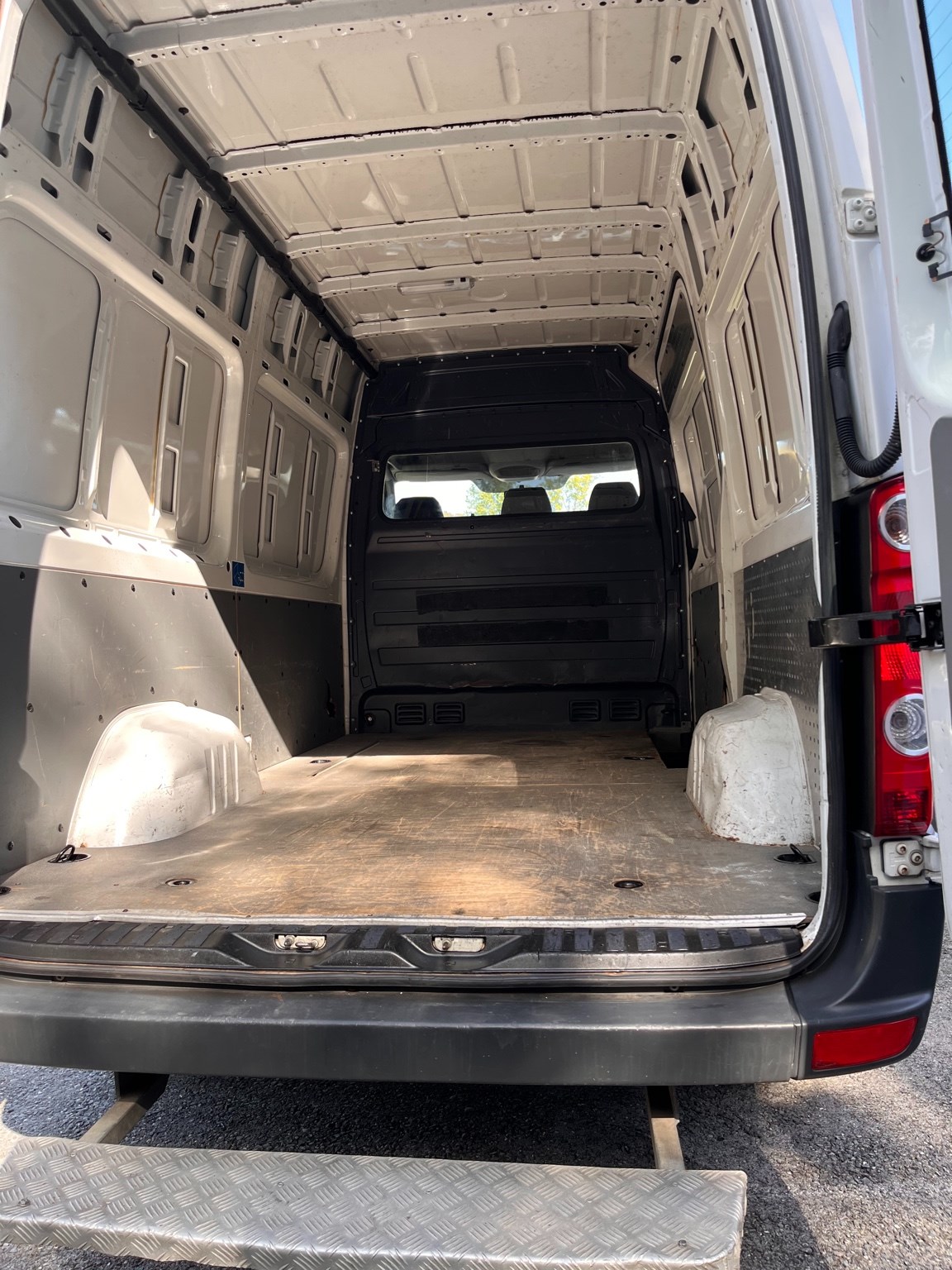VW Crafter 35 2.0 TDI CR-image-6
