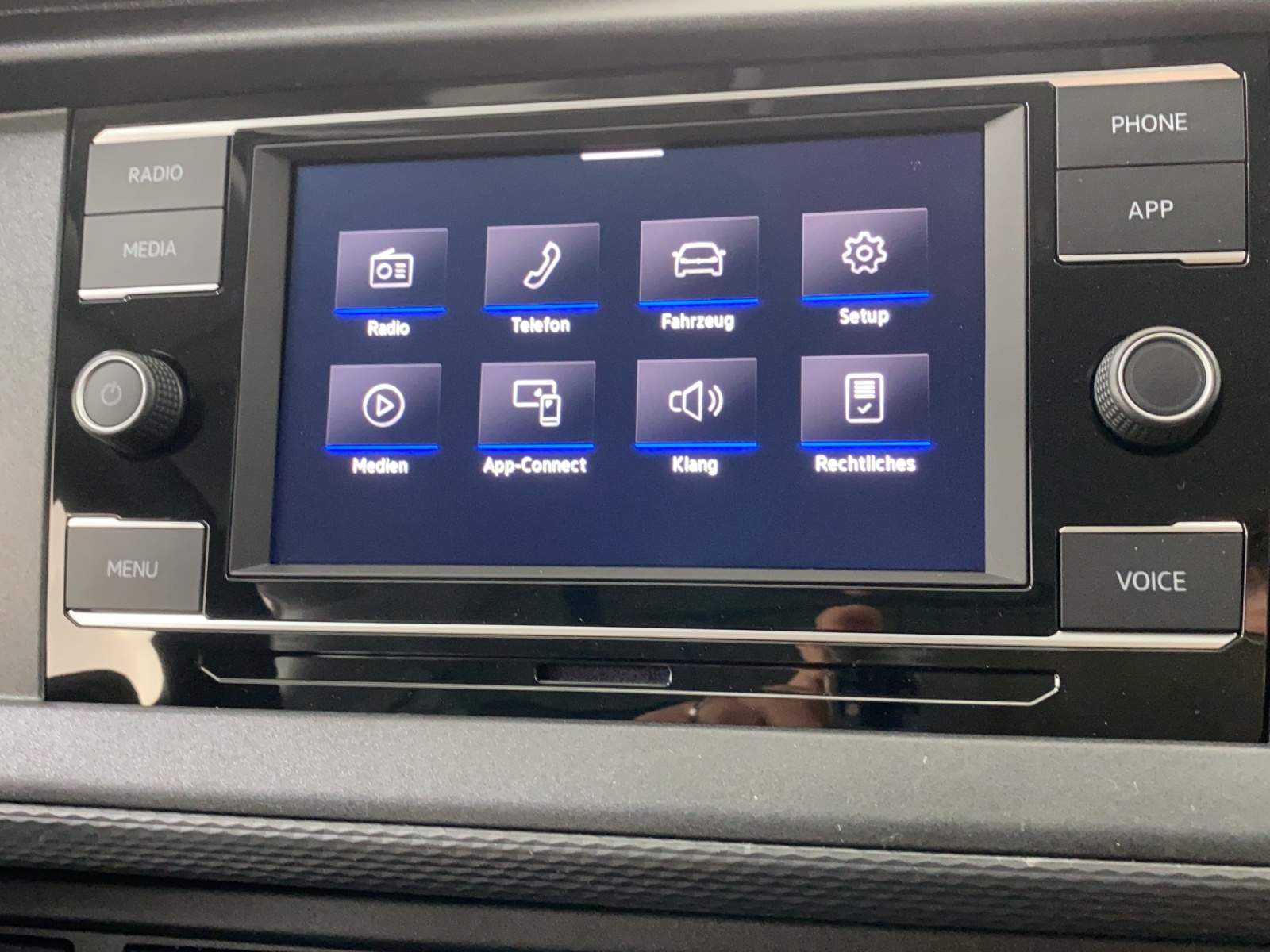 VW T6.1 2.0 TDI DSG-image-8