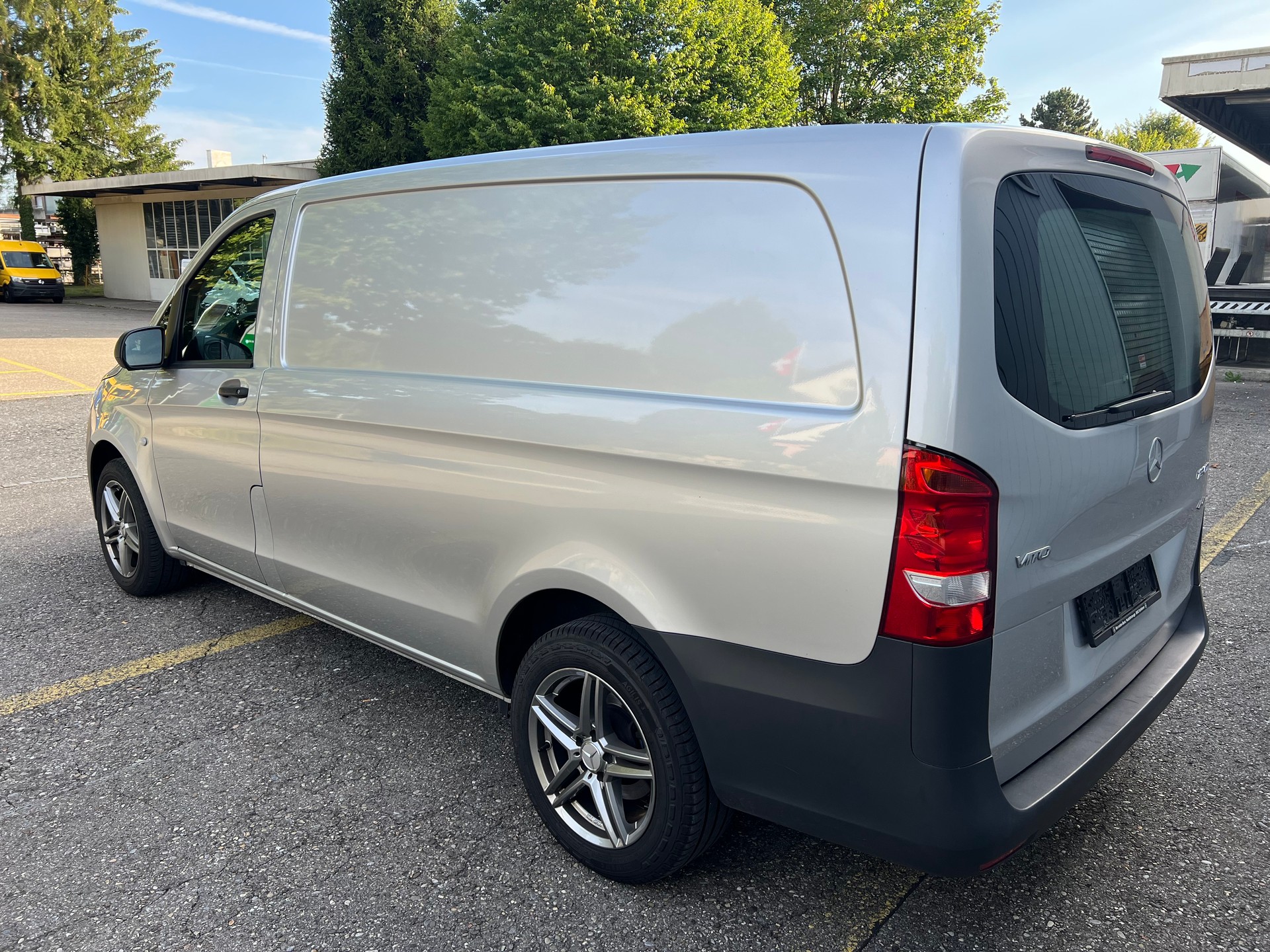 MERCEDES-BENZ Vito 119 CDI Lang 4Matic 7G-Tronic-image-3