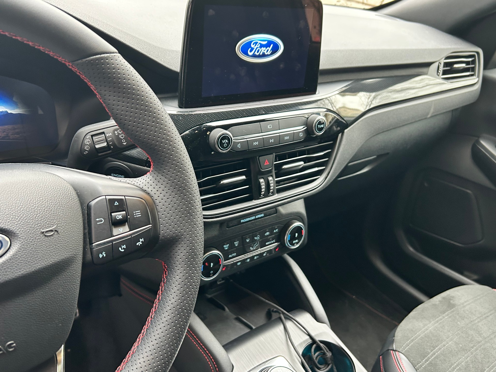 FORD Kuga 2.5 PHEV ST-Line X 2WD-image-11