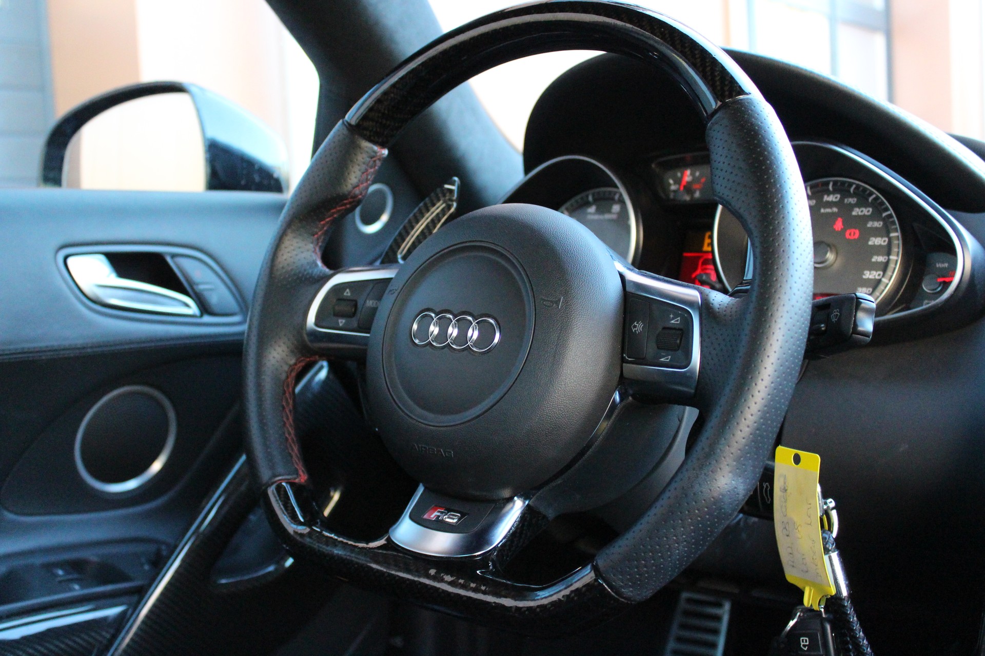 AUDI R8 Coupé 4.2 - "Sidebalde Carbone / Pack Complet Carbone / Full Black / Caméra de Recul"-image-25