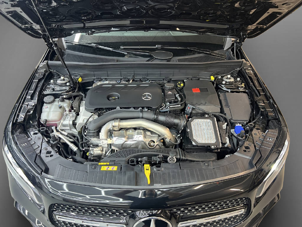 MERCEDES-BENZ GLB 250 AMG Line 4Matic-image-9