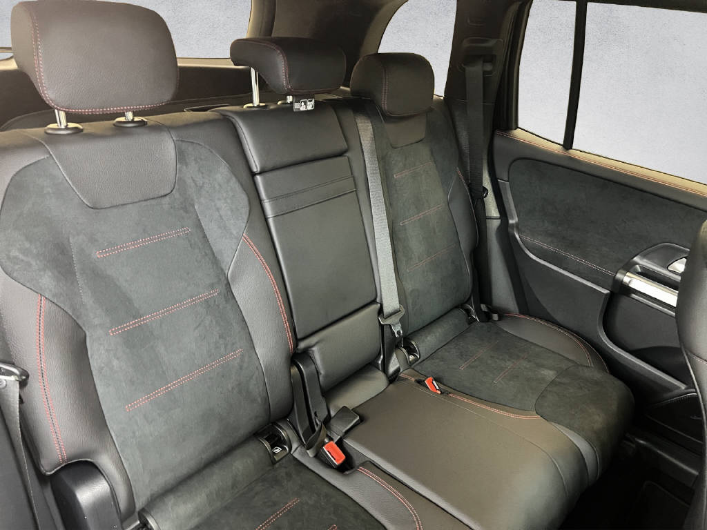 MERCEDES-BENZ GLB 250 AMG Line 4Matic-image-13