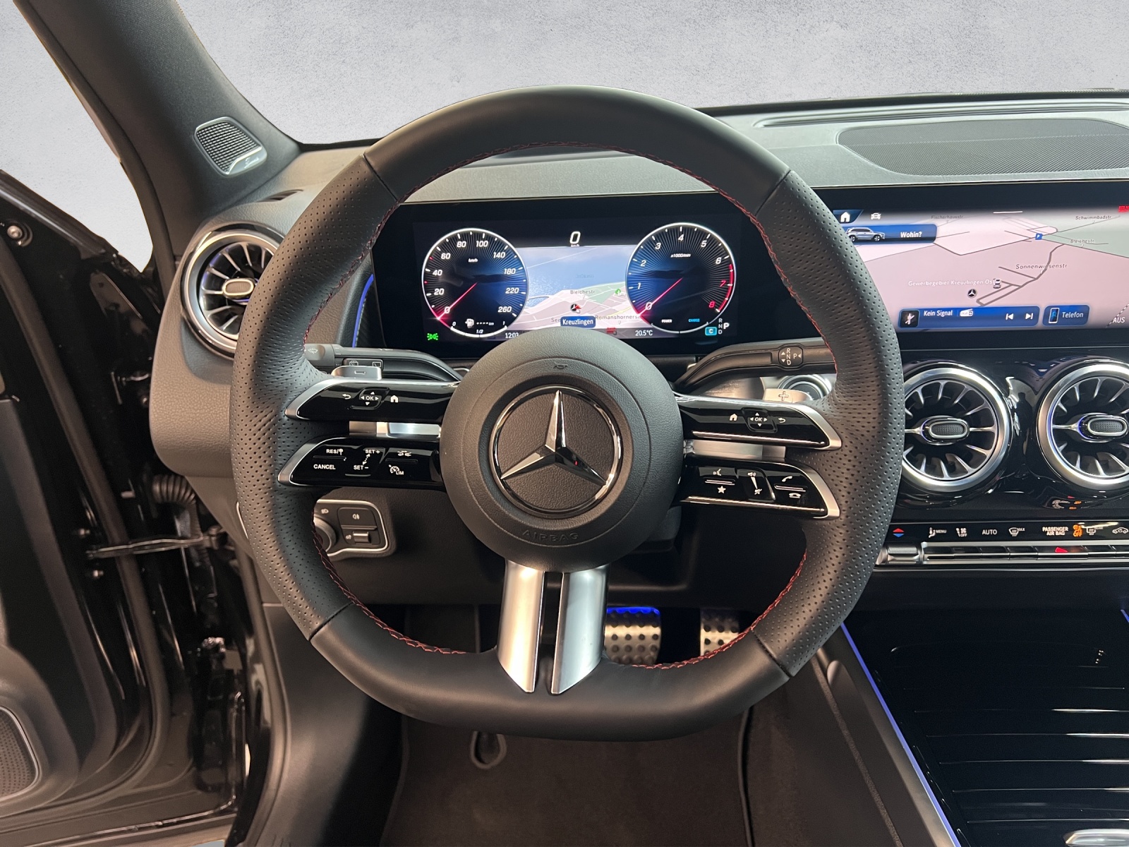 MERCEDES-BENZ GLB 250 AMG Line 4Matic-image-11