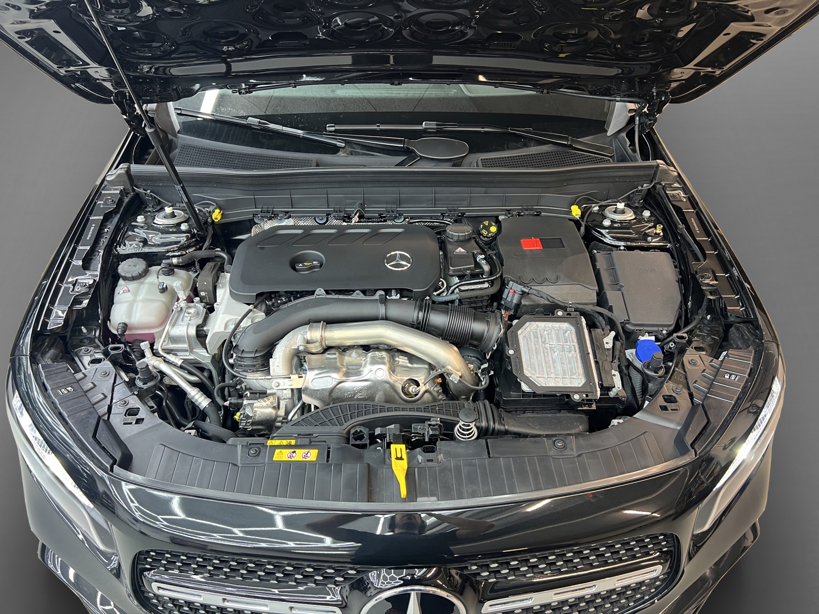 MERCEDES-BENZ GLB 250 AMG Line 4Matic-image-8