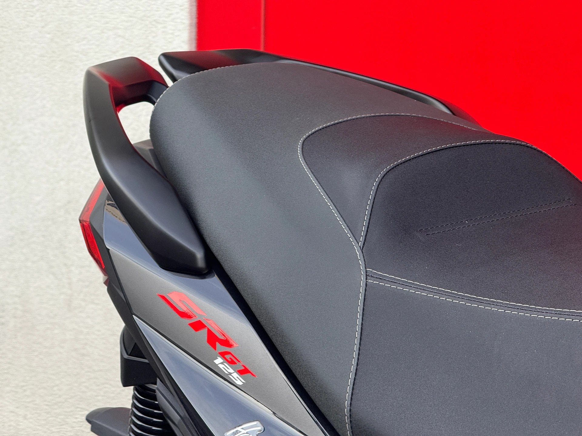 APRILIA SR 200 GT ABS E5+-showroom-element-2