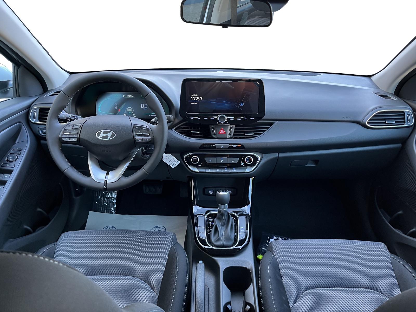 HYUNDAI i30 1.5 T-GDi Origo-image-4