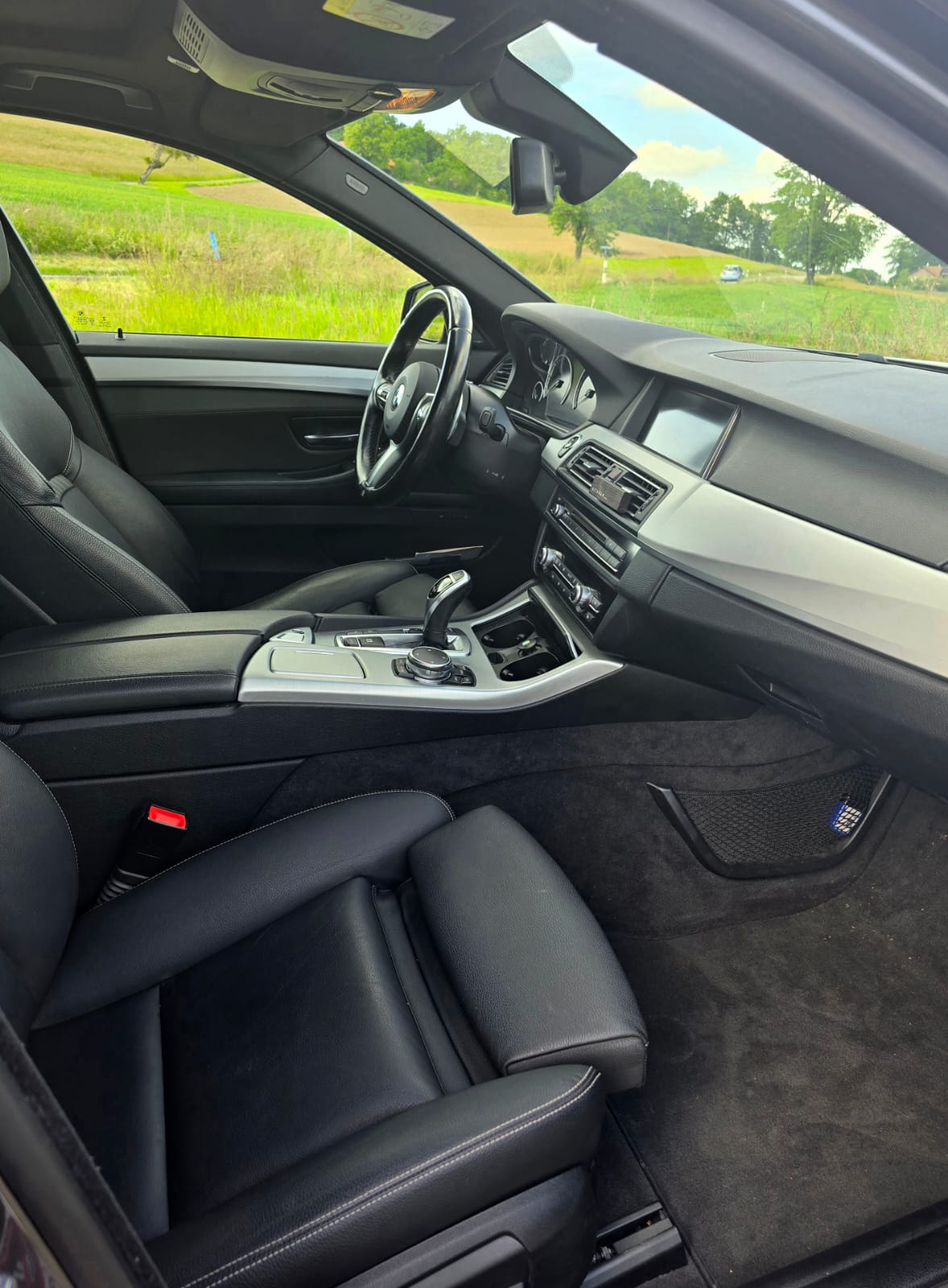 BMW 528i Touring xDrive Steptronic-image-4