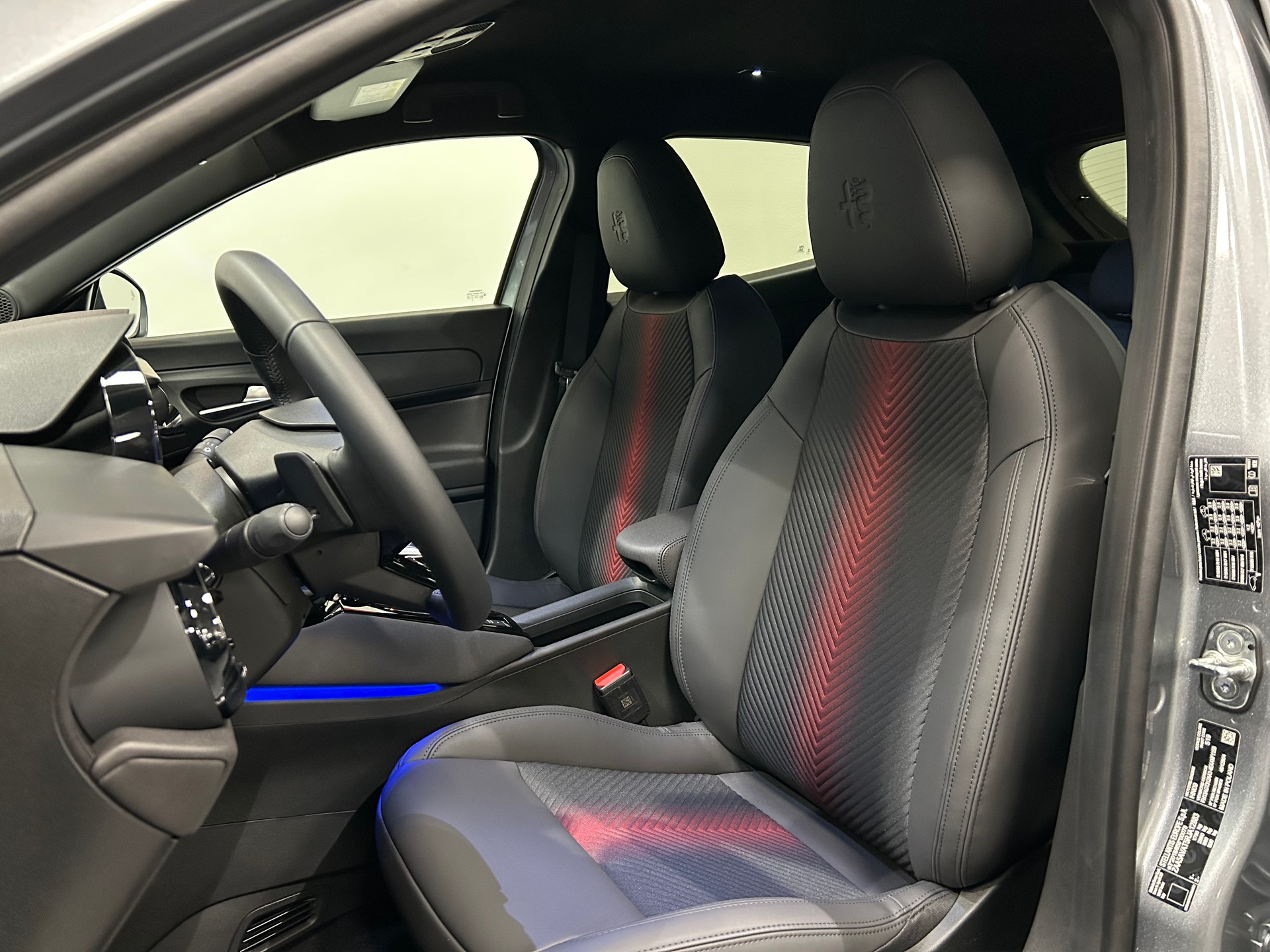 ALFA ROMEO Junior 1.2 48V Hybrid Speciale + Pack Tech-image-12