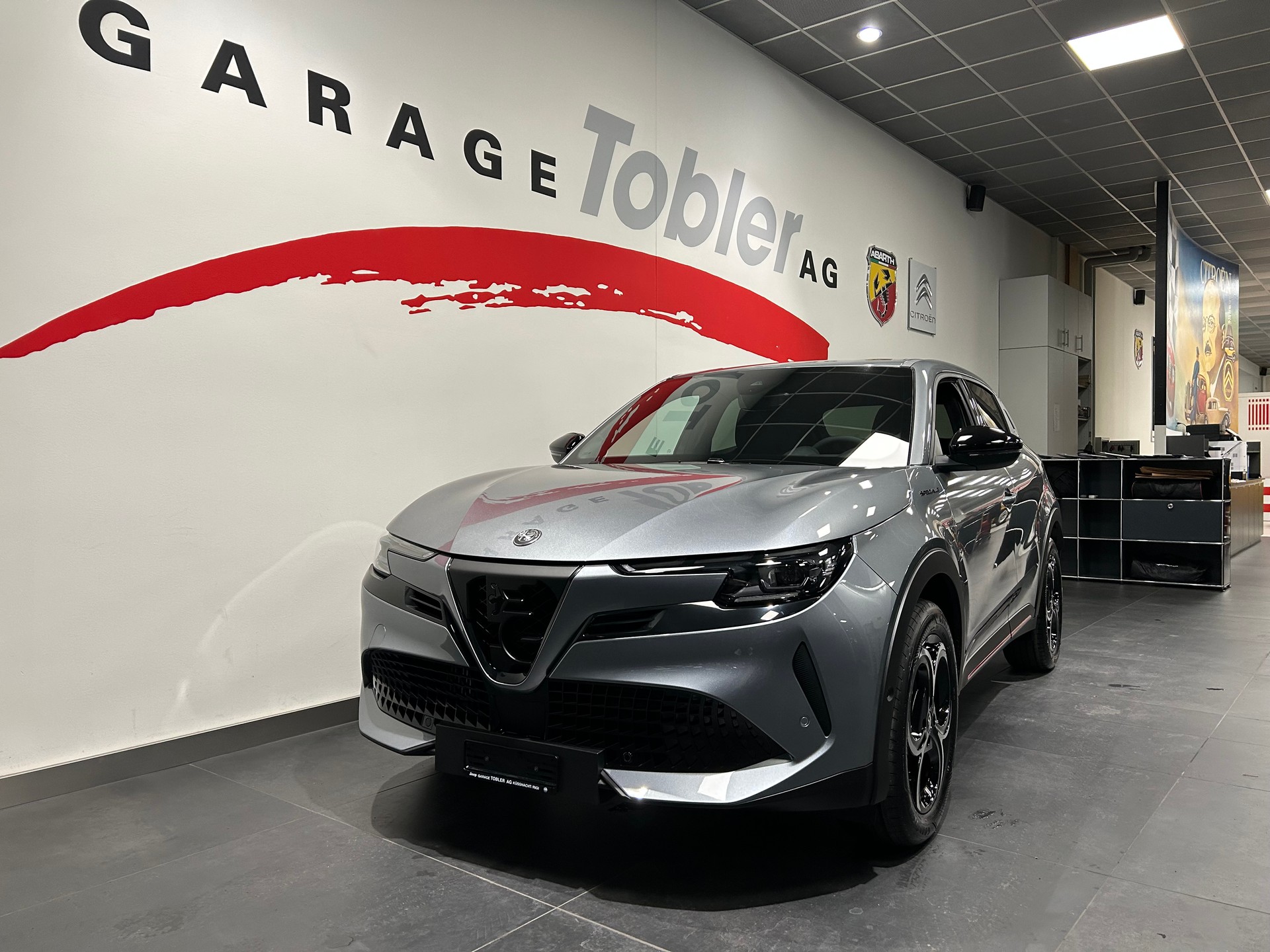 ALFA ROMEO Junior 1.2 48V Hybrid Speciale + Pack Tech-showroom-element-2