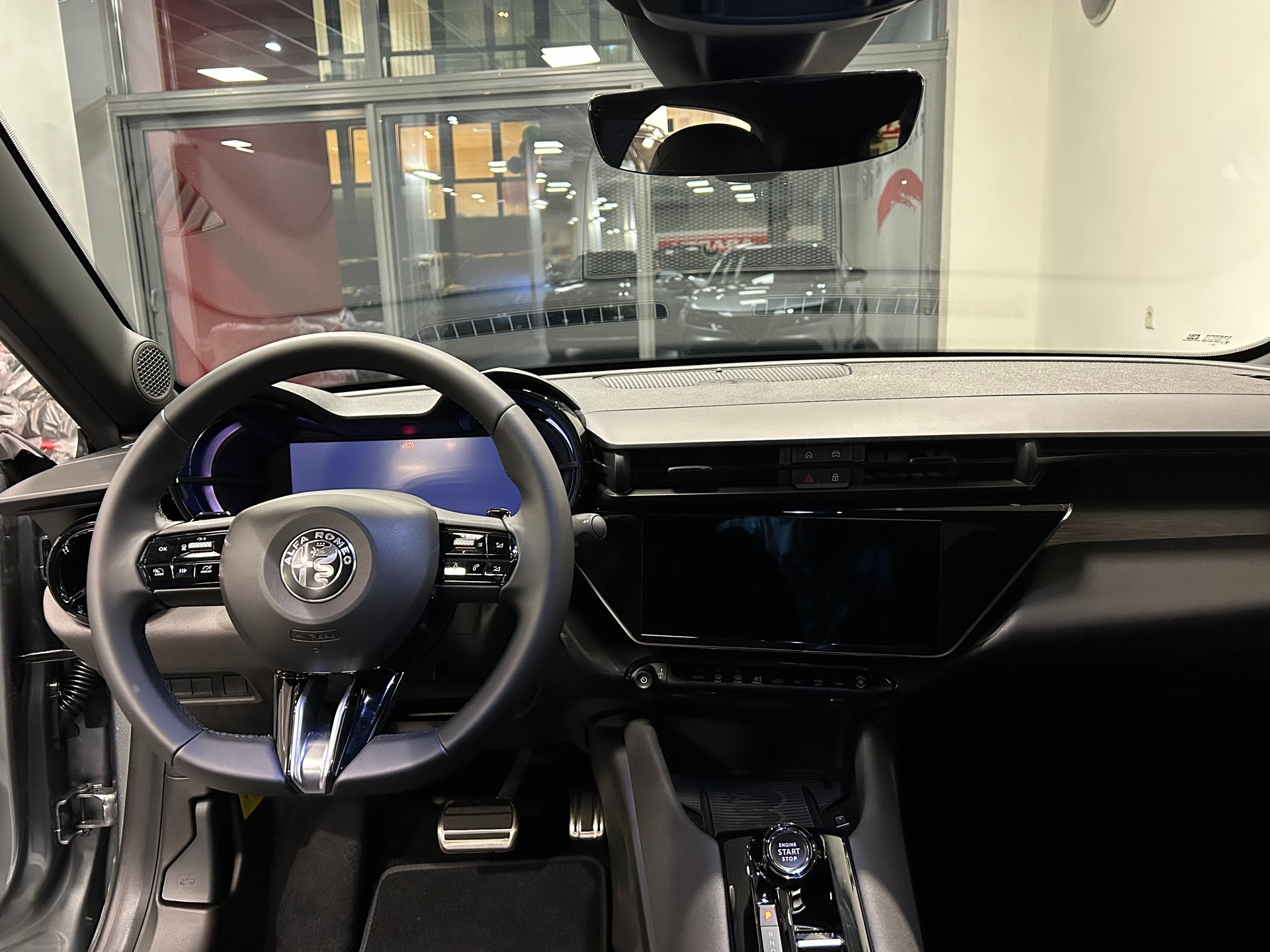 ALFA ROMEO Junior 1.2 48V Hybrid Speciale + Pack Tech-image-9