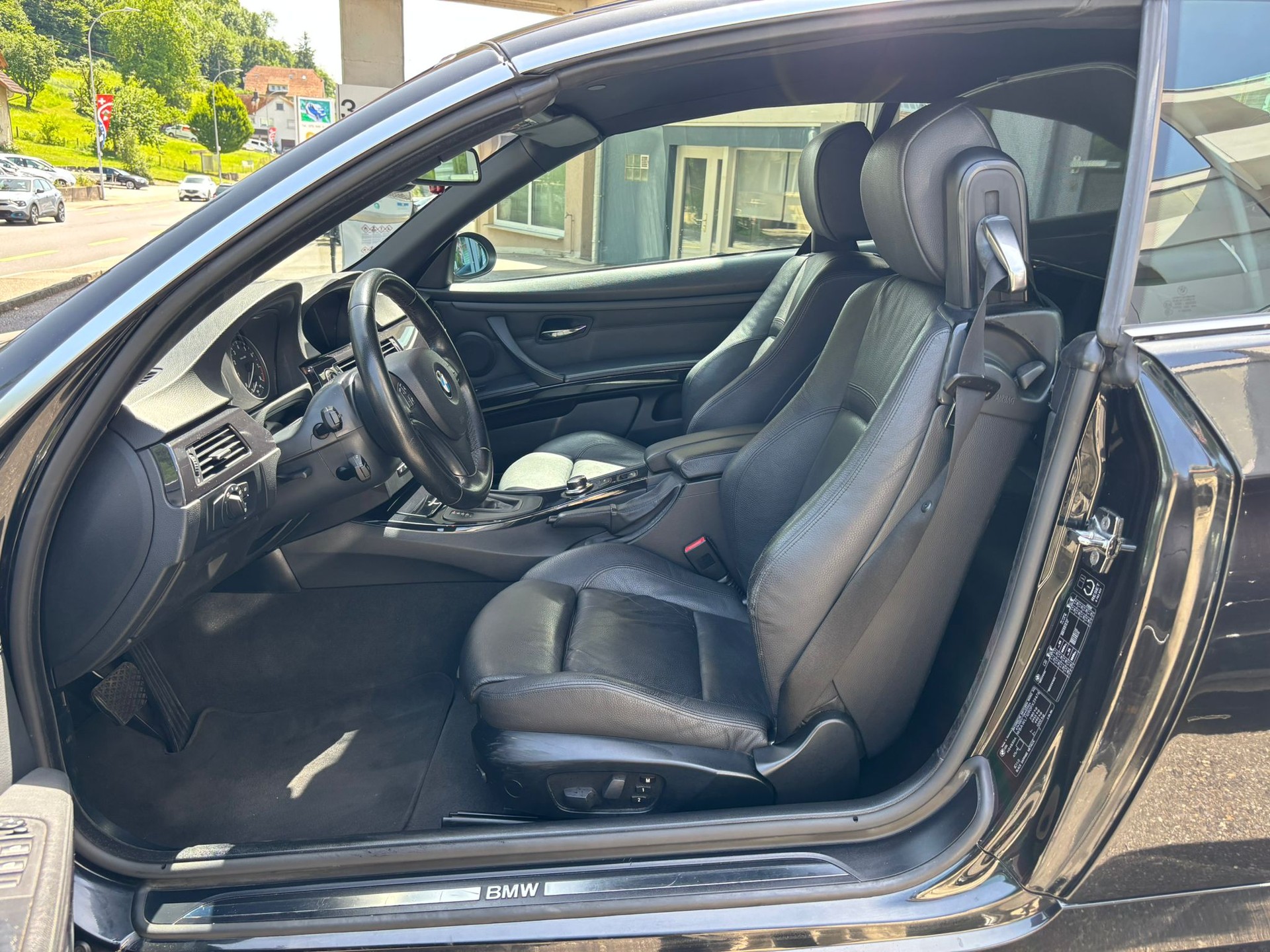 BMW 335i Cabriolet Steptronic-image-3