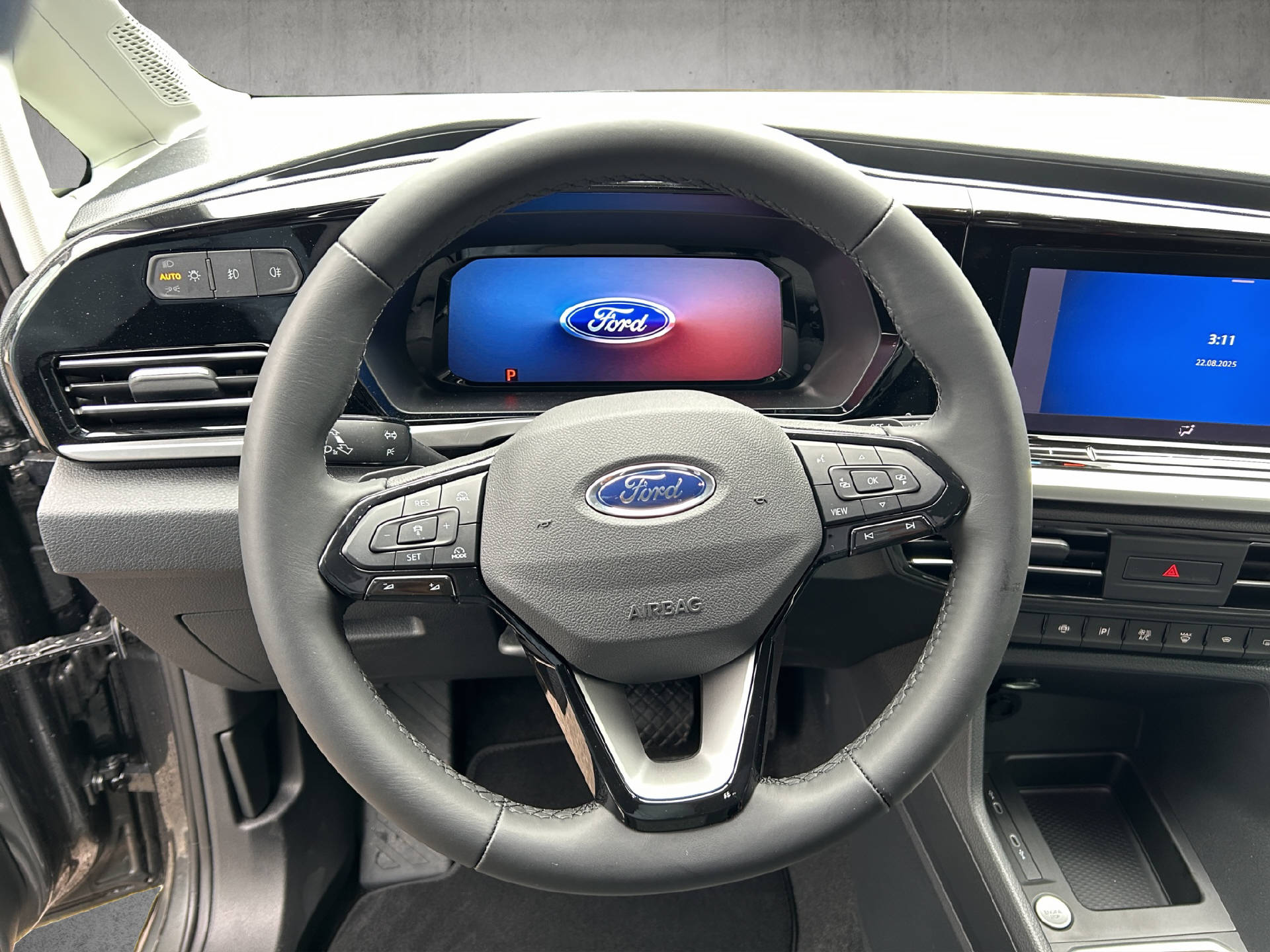 FORD TOURNEO CONNECT Grand 2.0 EcoBlue 122 Titanium-image-9