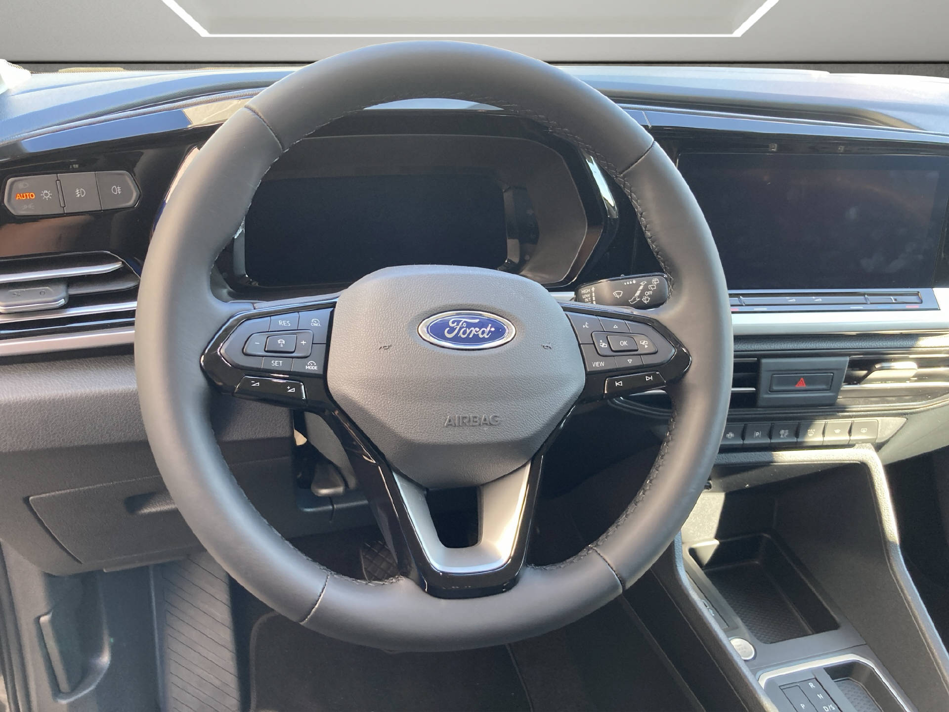 FORD TOURNEO CONNECT Grand 2.0 EcoBlue 122 Titanium-image-13
