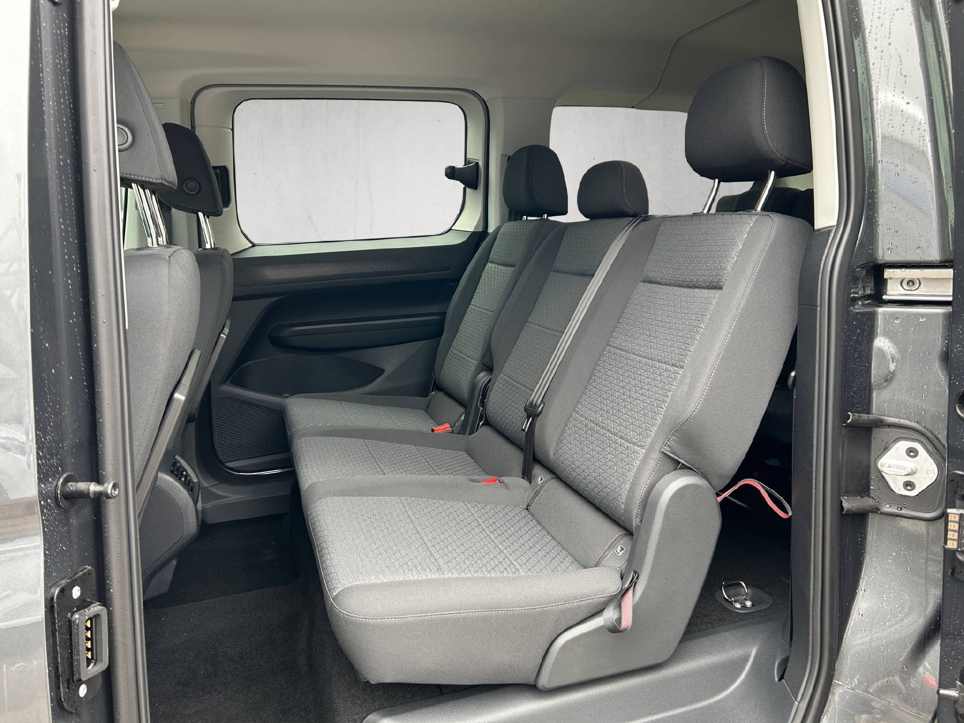 FORD TOURNEO CONNECT Grand 2.0 EcoBlue 122 Titanium-image-28