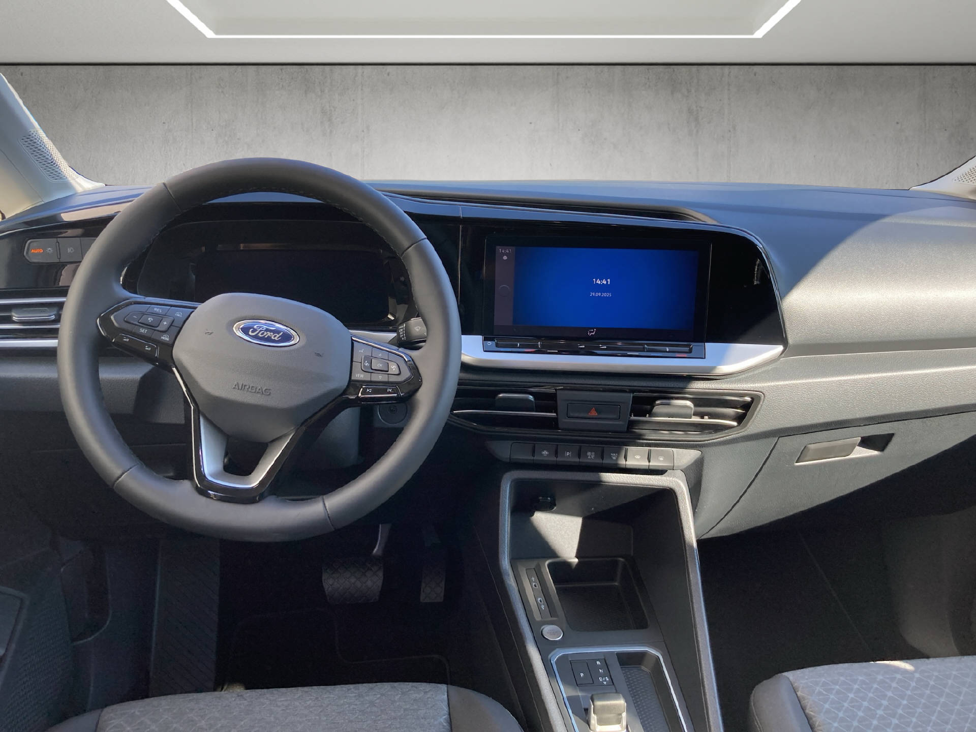 FORD TOURNEO CONNECT Grand 2.0 EcoBlue 122 Titanium-image-22