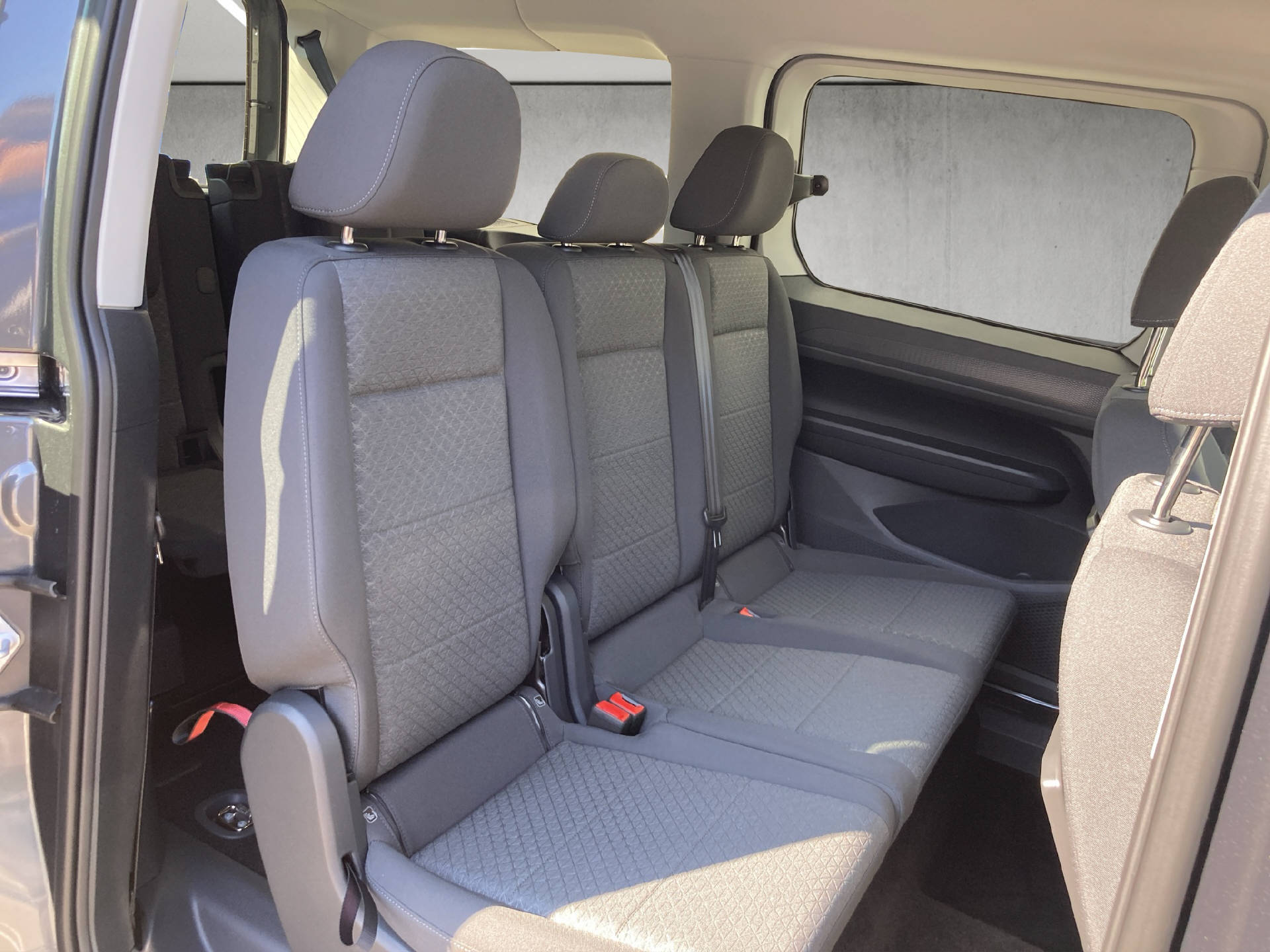 FORD TOURNEO CONNECT Grand 2.0 EcoBlue 122 Titanium-image-25