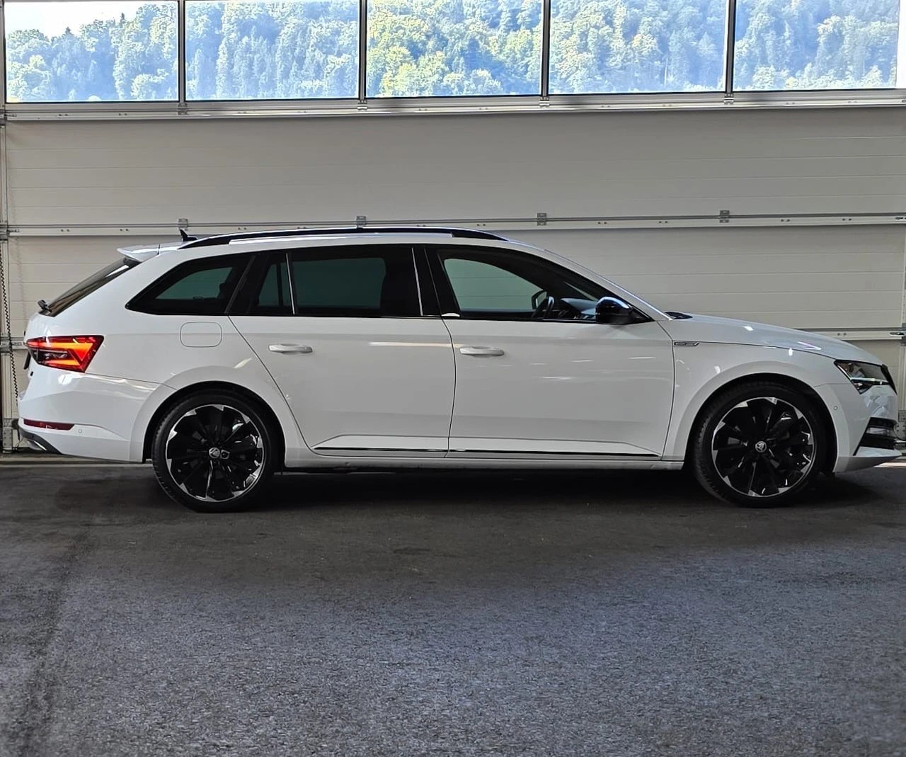 SKODA Superb 1.4 TSI Sport Line PHEV DSG *CH-Fahrzeug*-image-5