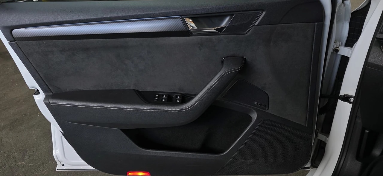 SKODA Superb 1.4 TSI Sport Line PHEV DSG *CH-Fahrzeug*-image-17