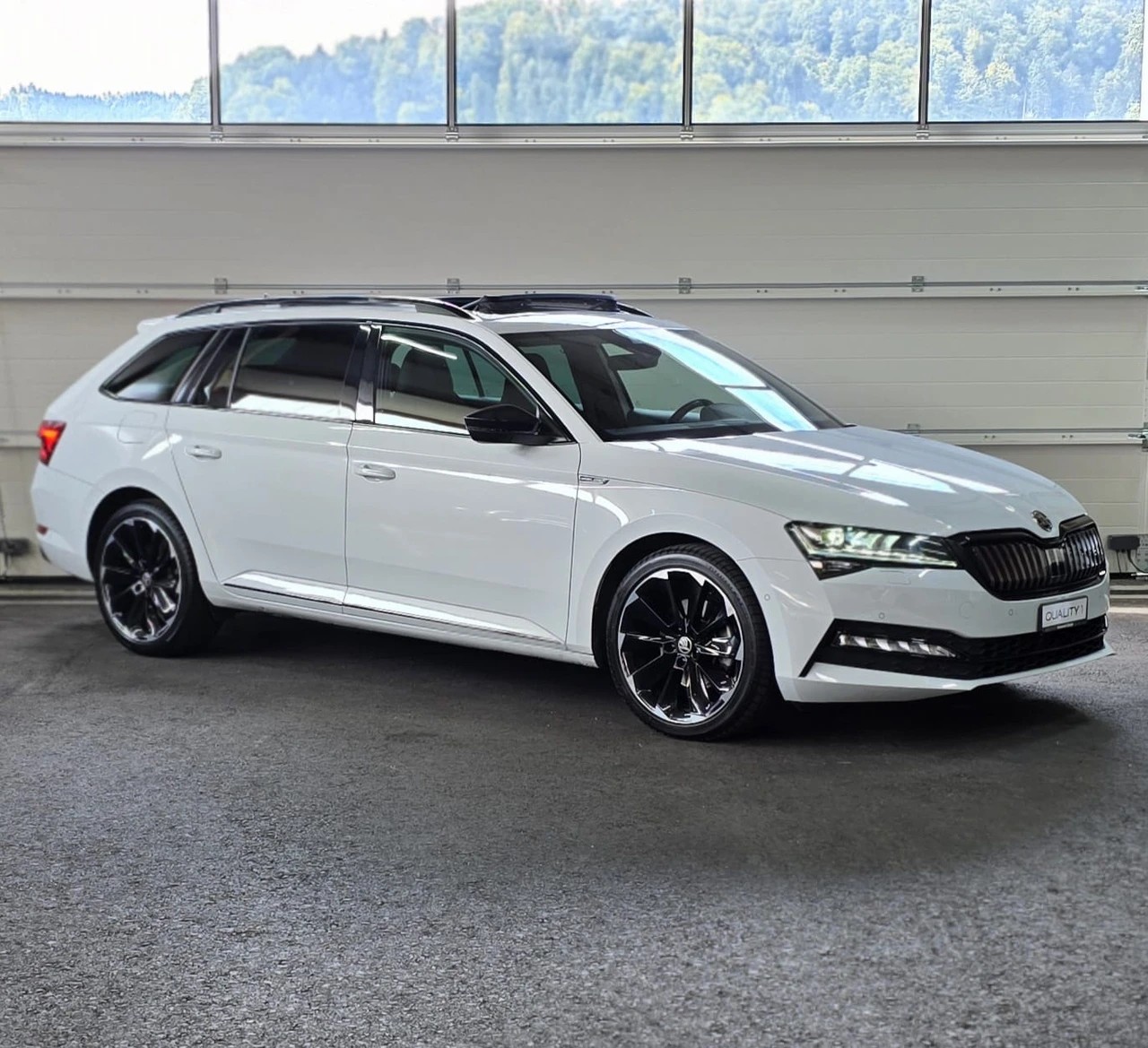 SKODA Superb 1.4 TSI Sport Line PHEV DSG *CH-Fahrzeug*-image-6