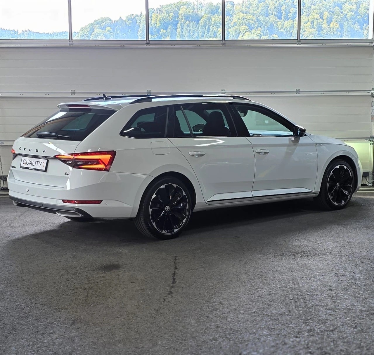 SKODA Superb 1.4 TSI Sport Line PHEV DSG *CH-Fahrzeug*-image-4