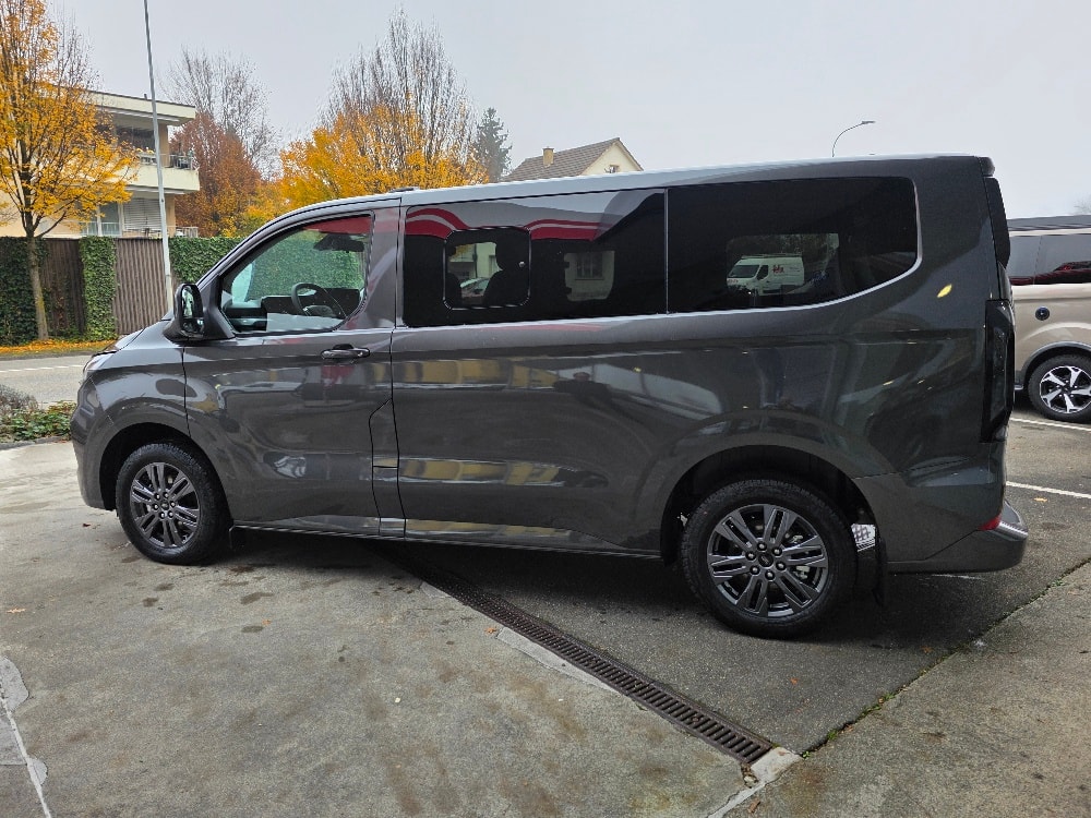 FORD Tourneo Bus 320 L1H1 Titanium Automat-image-4