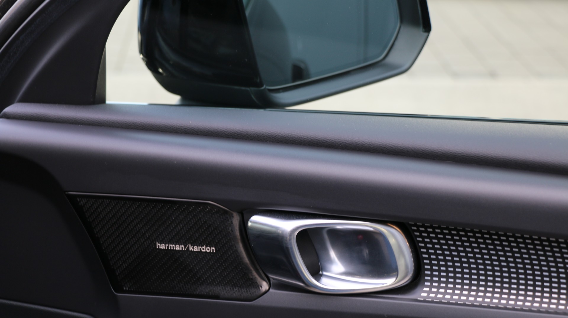 VOLVO XC40 D4 AWD R-Design-image-20
