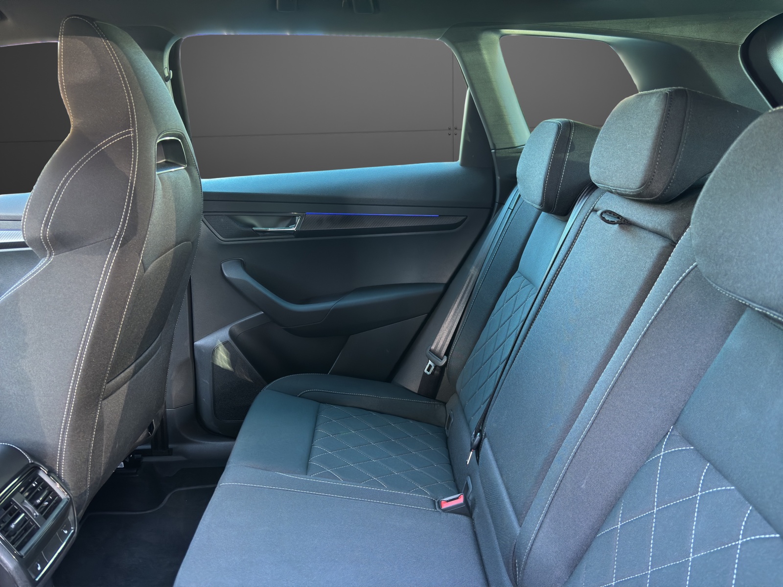 SKODA Karoq 2.0 TSI SportLine 4x4 DSG-image-11