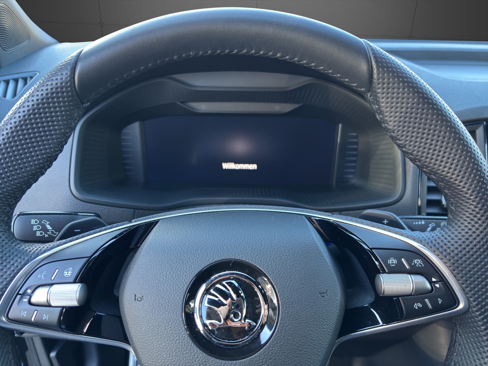 SKODA Karoq 2.0 TSI SportLine 4x4 DSG-image-5