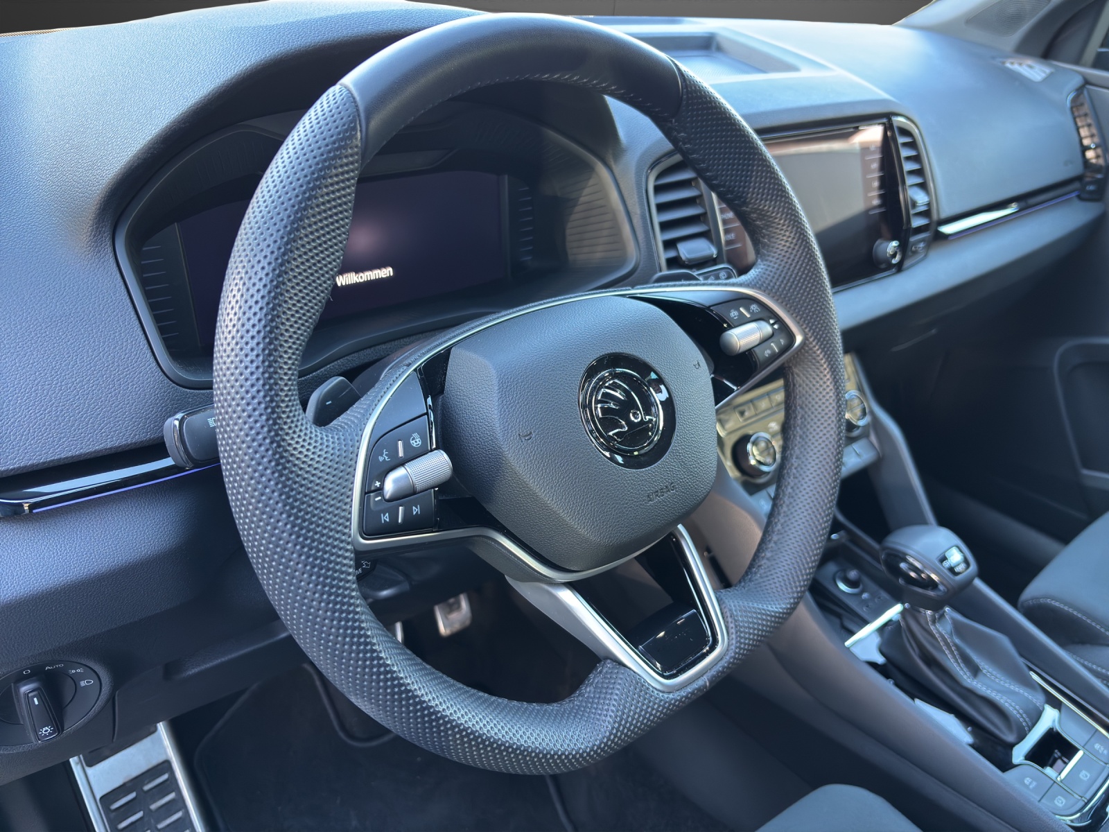 SKODA Karoq 2.0 TSI SportLine 4x4 DSG-image-4