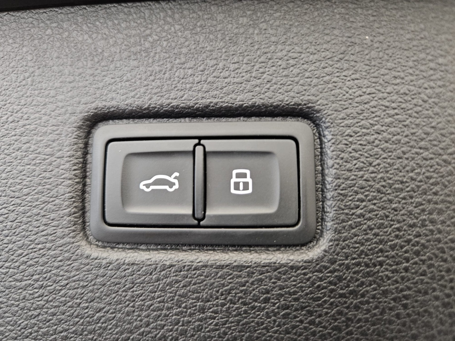 AUDI Q7 50 TDI quattro tiptronic-image-17