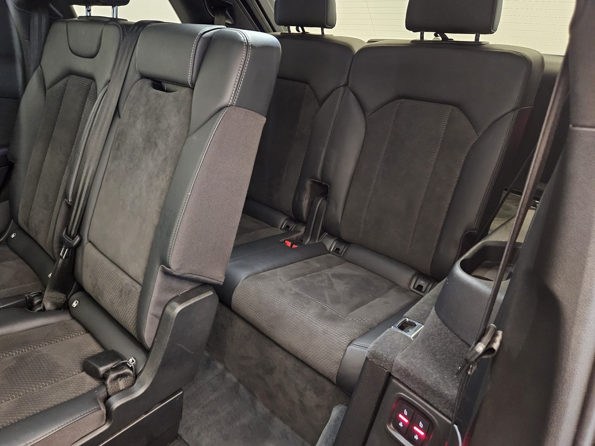 AUDI Q7 50 TDI quattro tiptronic-image-14