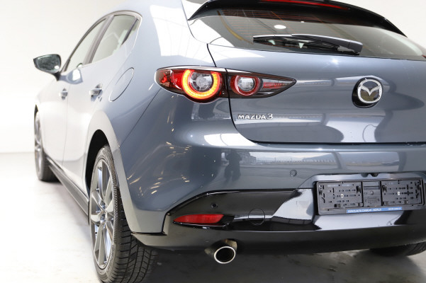MAZDA 3 HB G 140 Centre Line A-image-3