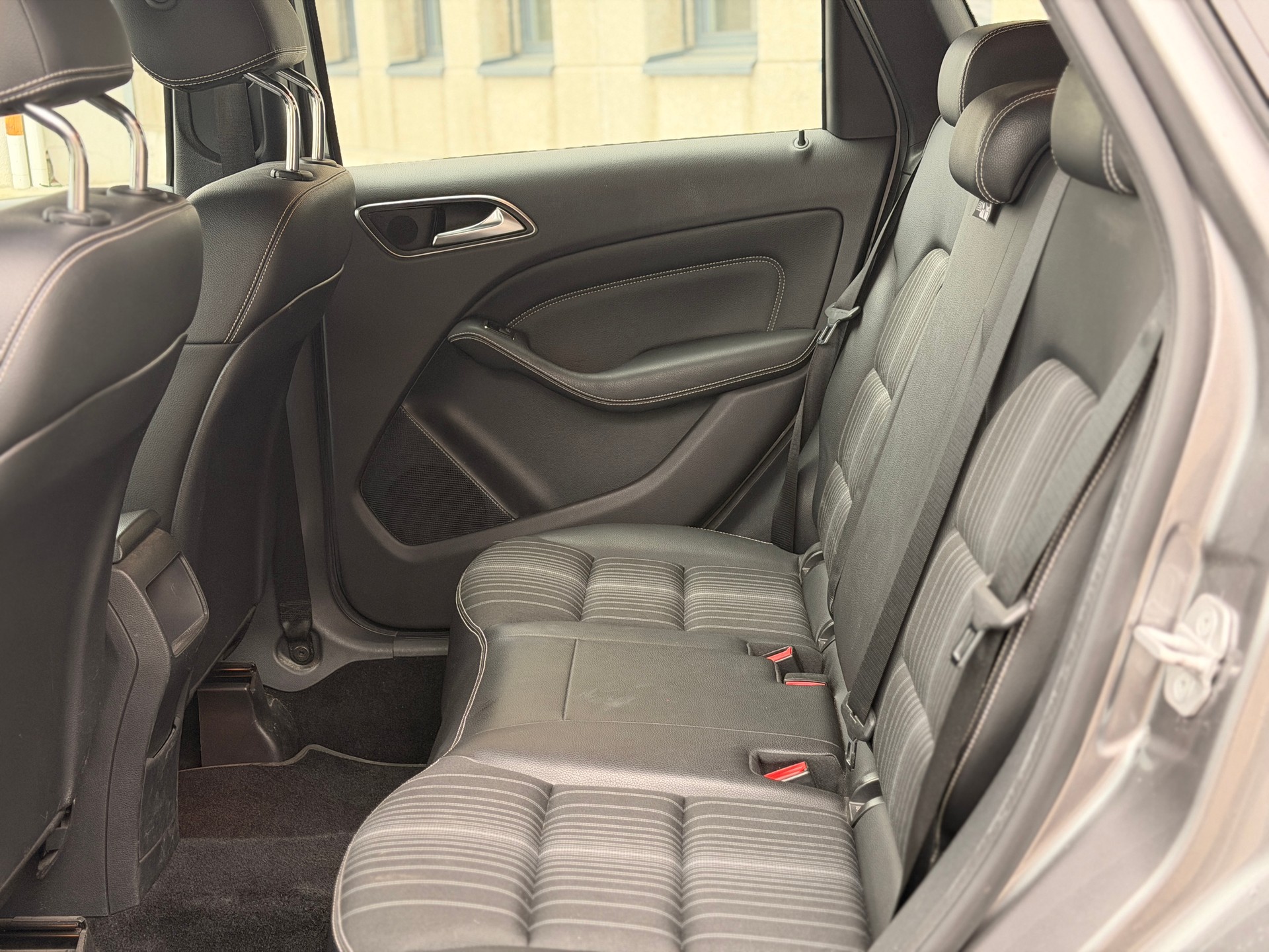 MERCEDES-BENZ B 200 7G-DCT-image-20