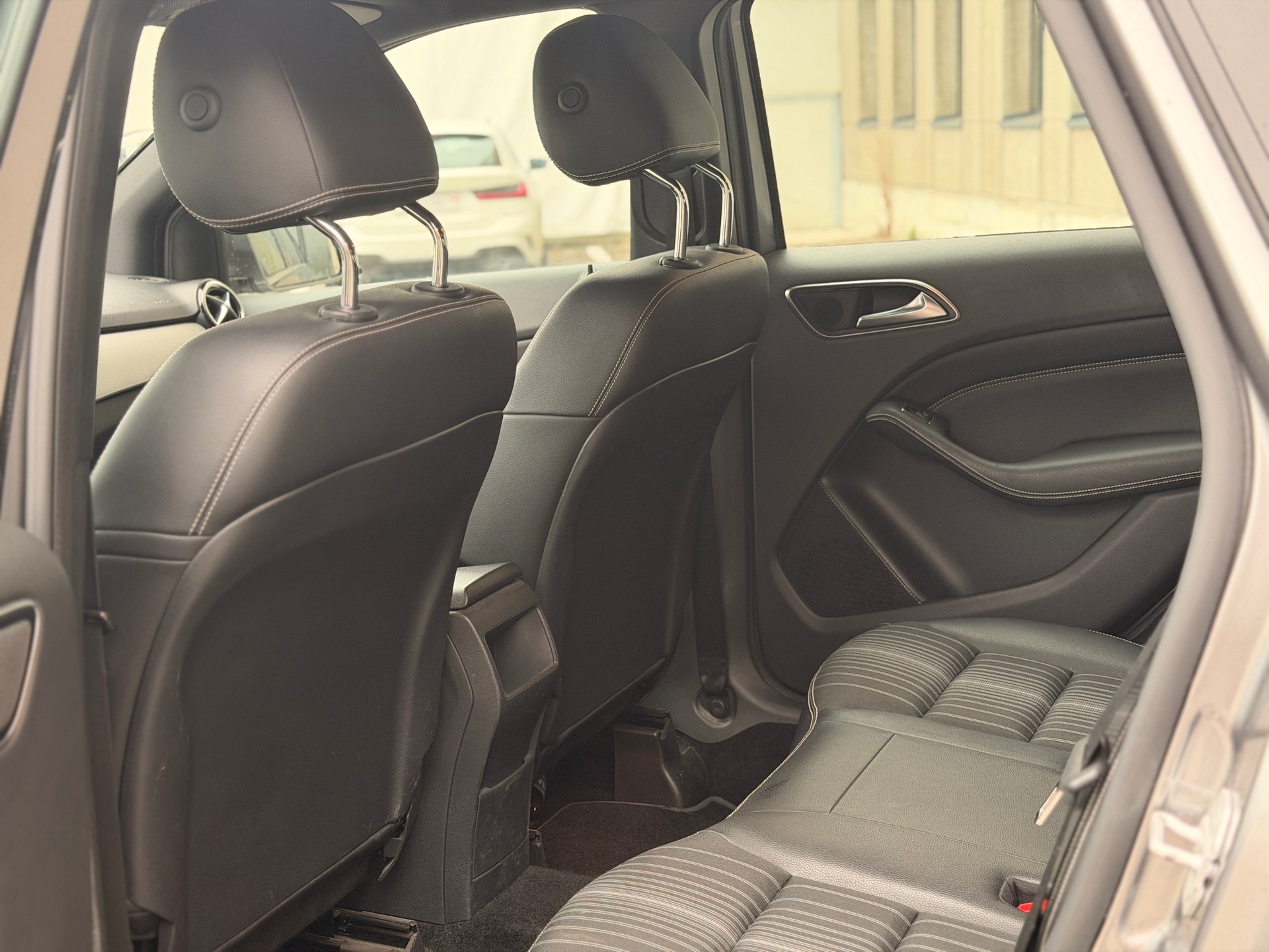 MERCEDES-BENZ B 200 7G-DCT-image-15