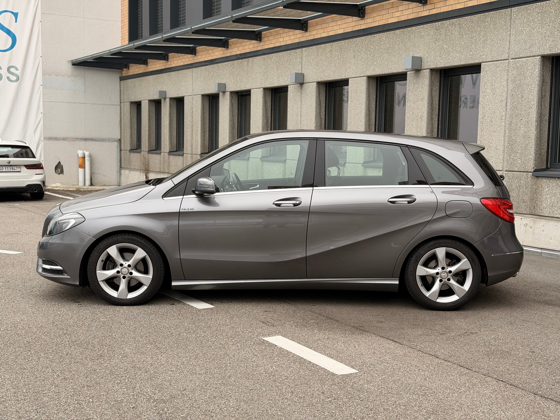 MERCEDES-BENZ B 200 7G-DCT-image-1