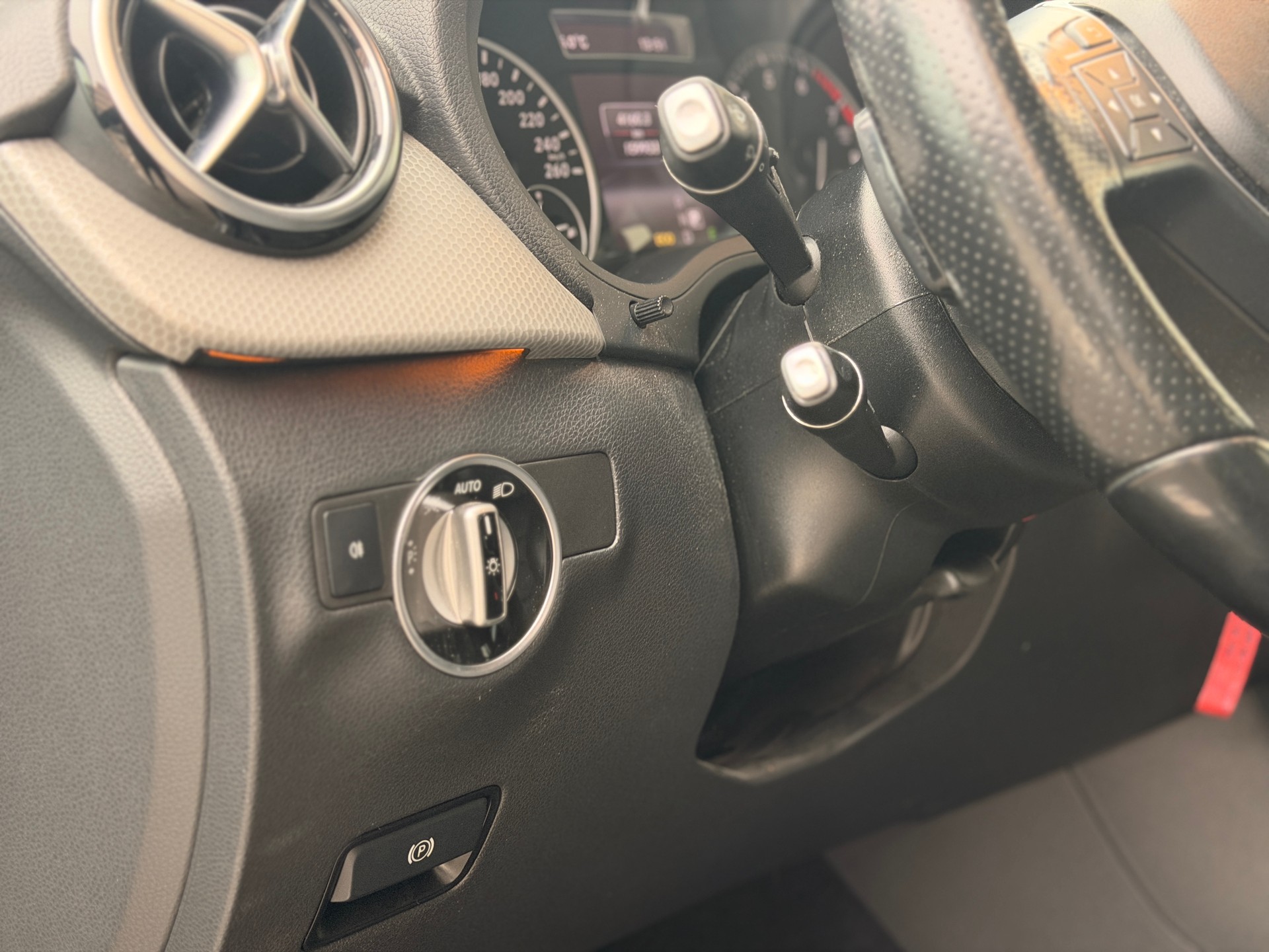 MERCEDES-BENZ B 200 7G-DCT-image-12