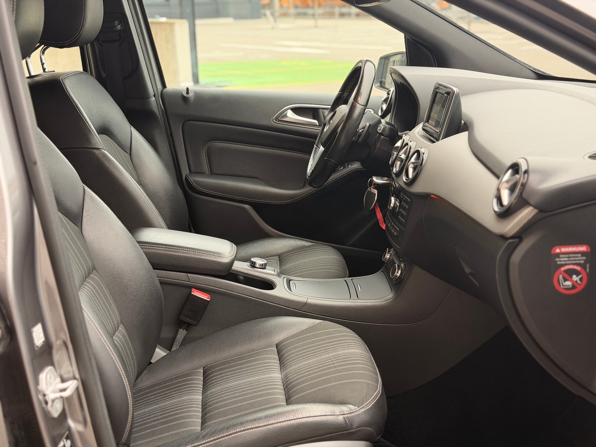 MERCEDES-BENZ B 200 7G-DCT-image-26