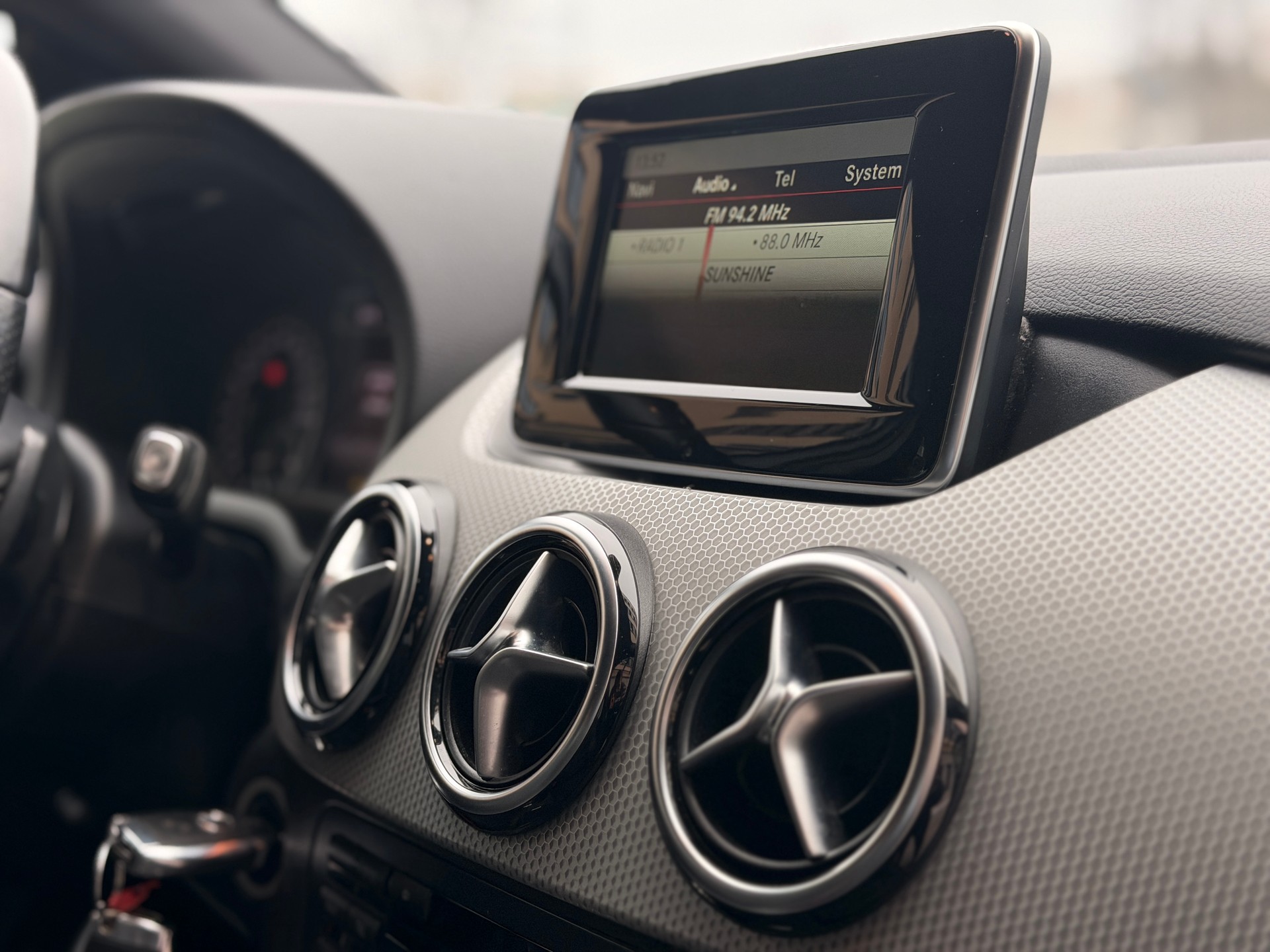 MERCEDES-BENZ B 200 7G-DCT-image-29
