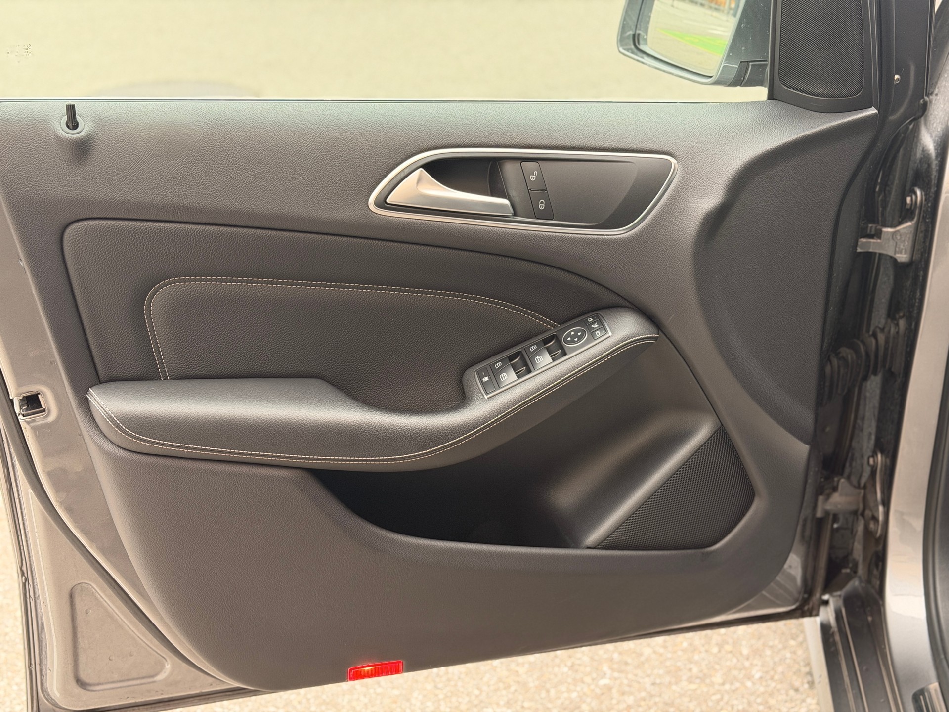 MERCEDES-BENZ B 200 7G-DCT-image-16