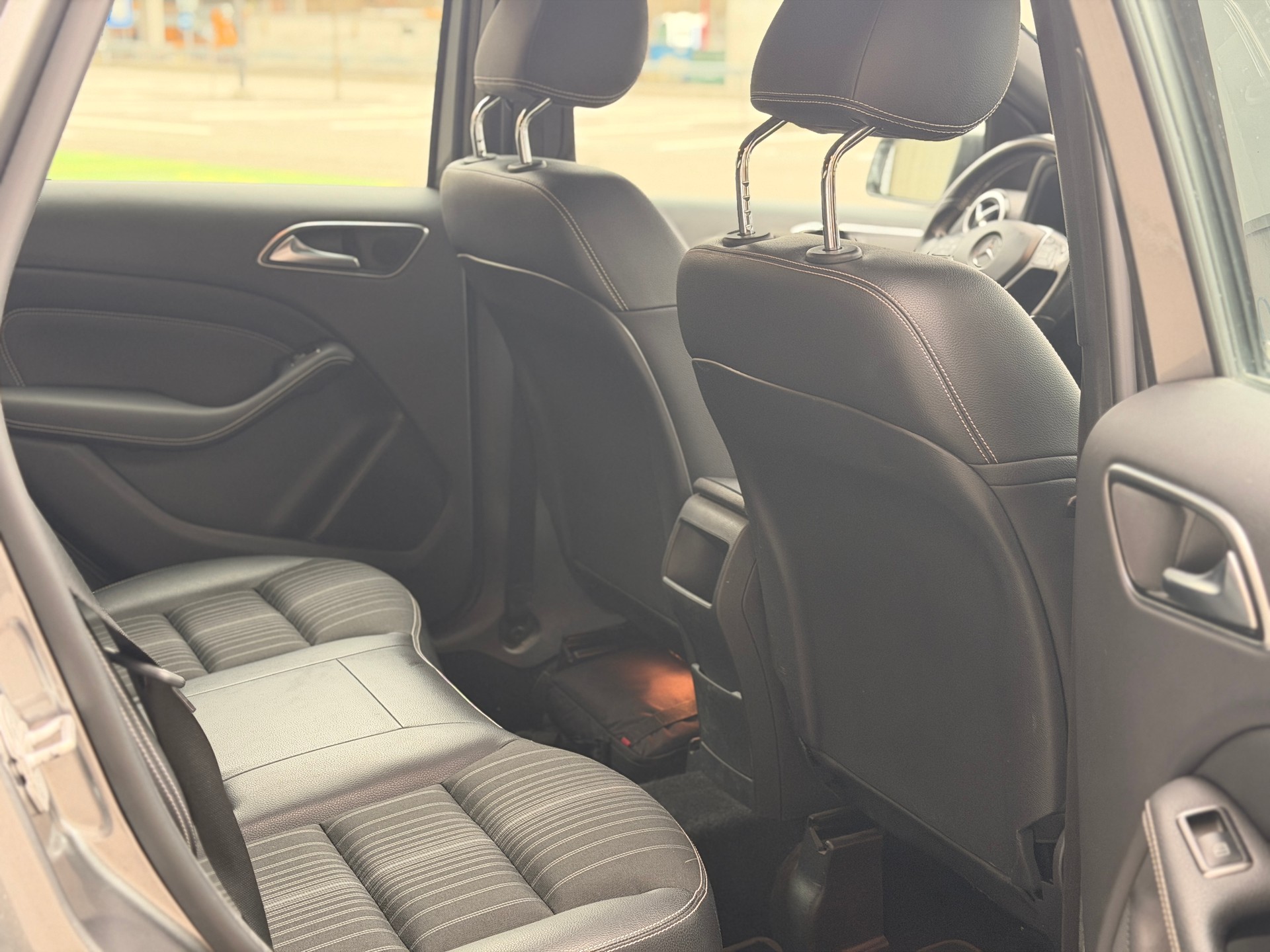 MERCEDES-BENZ B 200 7G-DCT-image-18