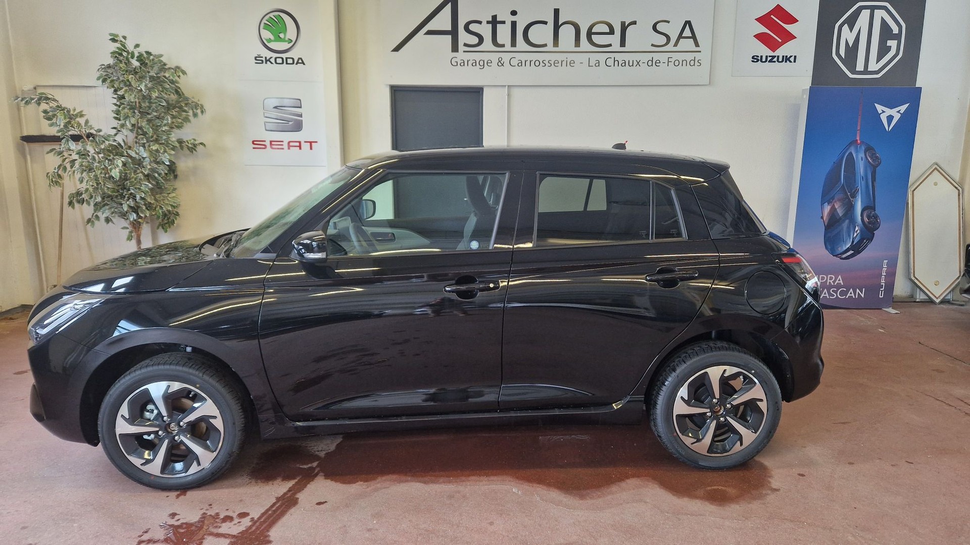 SUZUKI Swift 1.2 Compact Top Hybrid 4x4-image-3