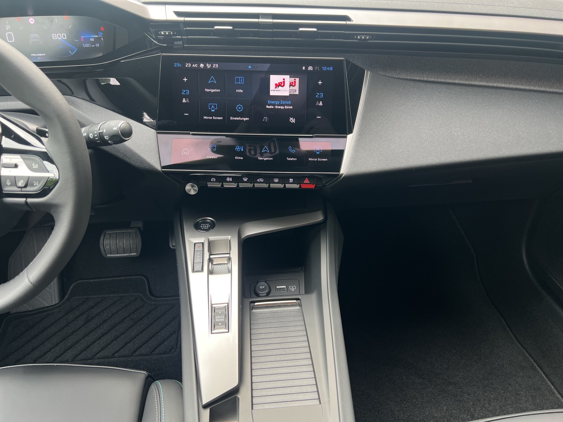 PEUGEOT 308 1.2 Pure Tech Allure EAT8-image-8