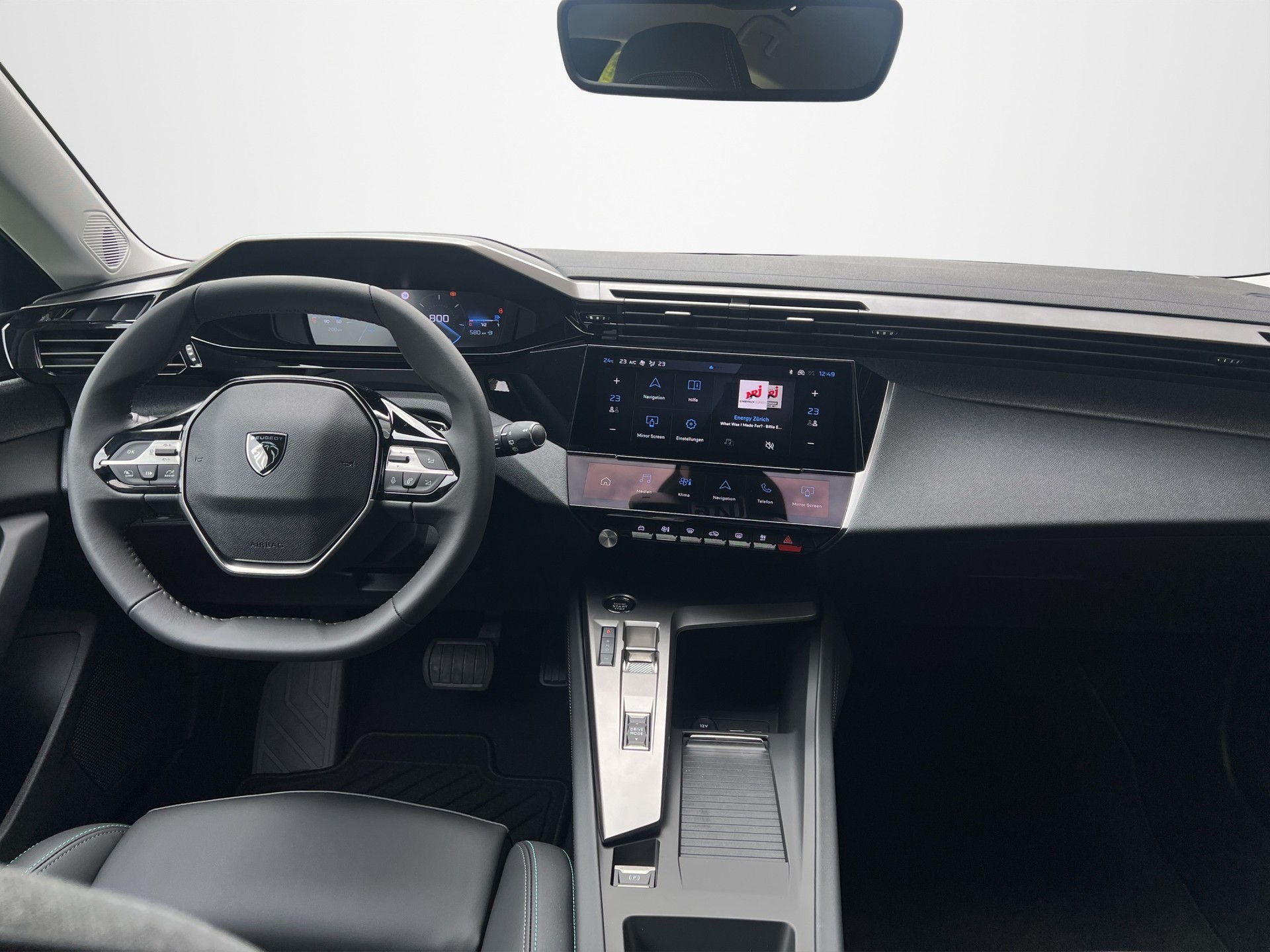 PEUGEOT 308 1.2 Pure Tech Allure EAT8-image-5