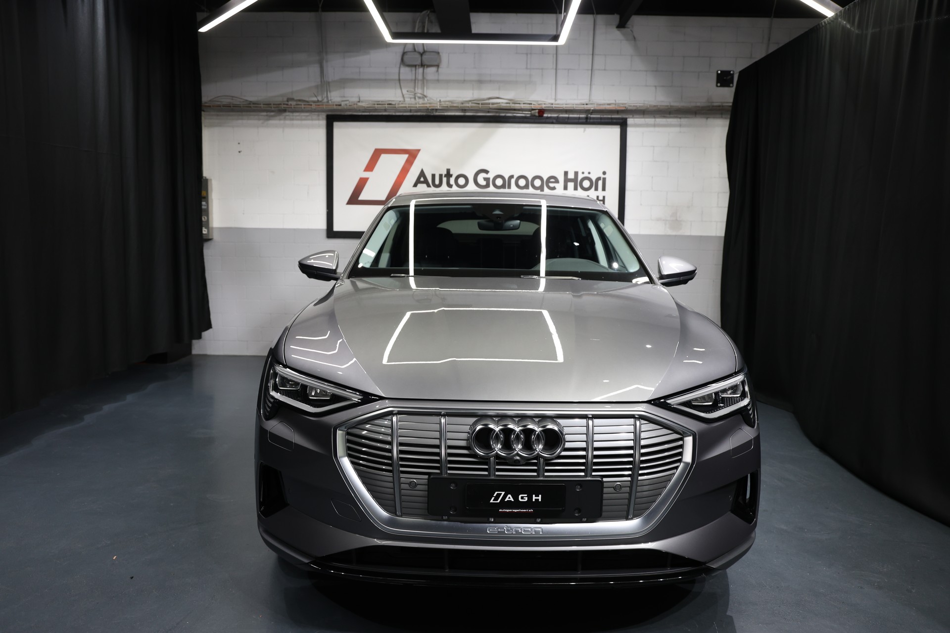AUDI e-tron 55 Sportback quattro-image-4
