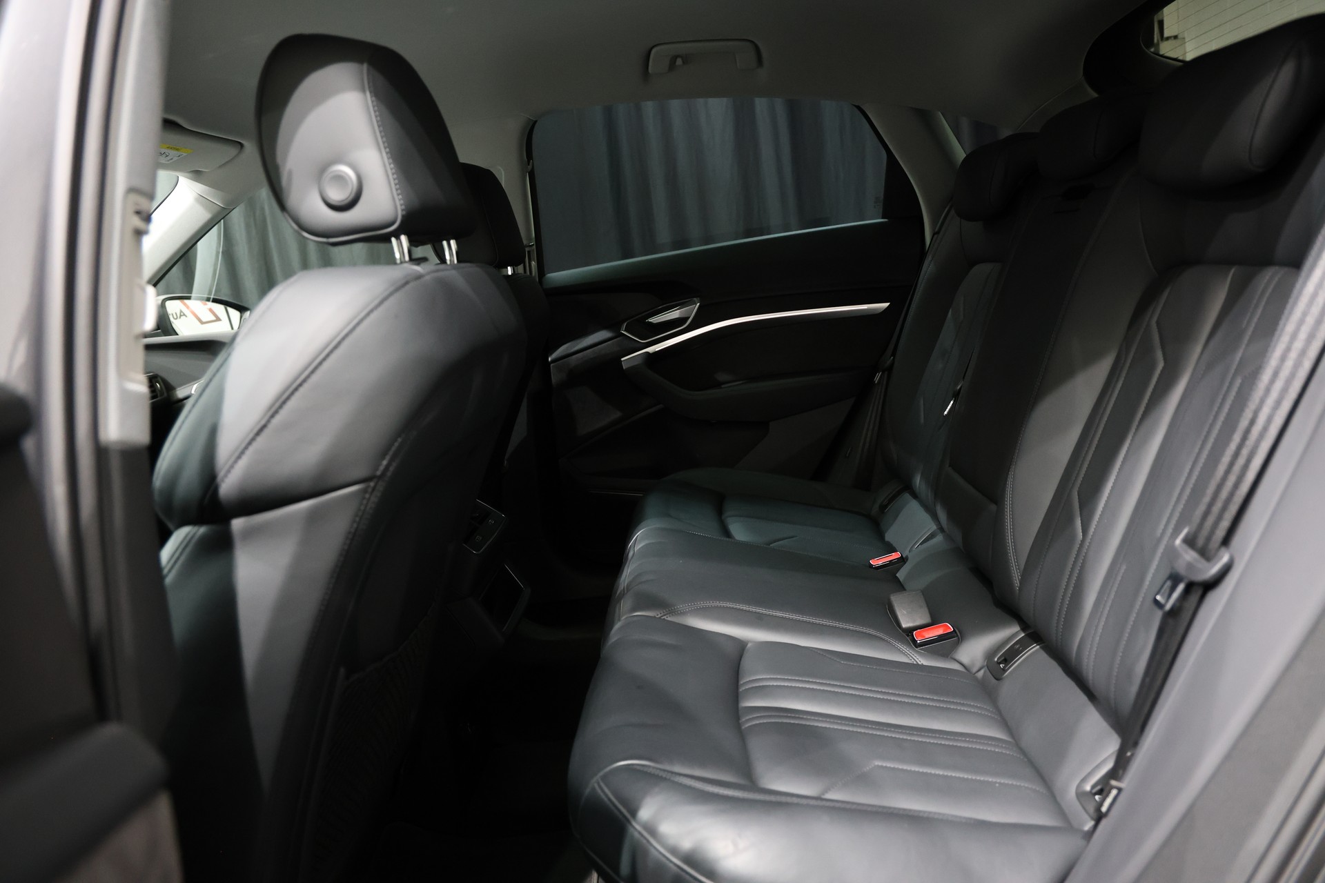AUDI e-tron 55 Sportback quattro-image-3