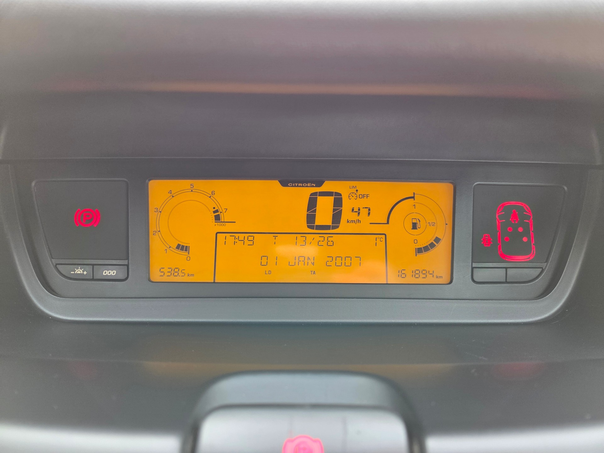 CITROEN Grand C4 Picasso 1.6i 16V Attraction Ausführung 7 Sitzplätze-image-15